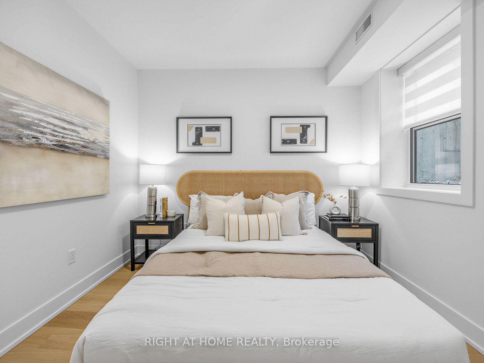 Photo 13 of Unit Unit C, 1416 Islington Avenue, Etobicoke, Princess-Rosethorn — HOMEH
