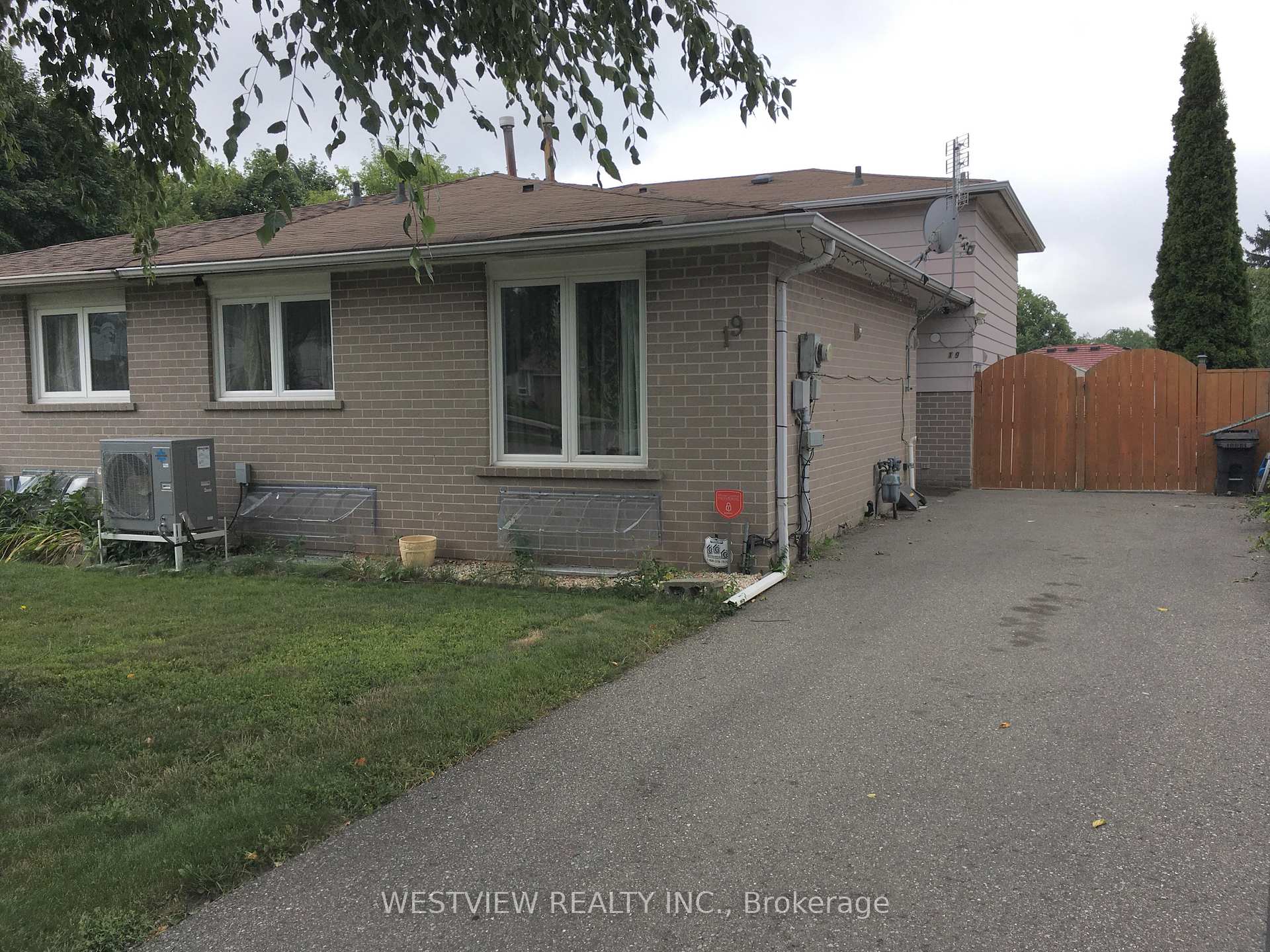 Photo 3 of 19 Coxworth Crescent, Scarborough, Malvern — HOMEH