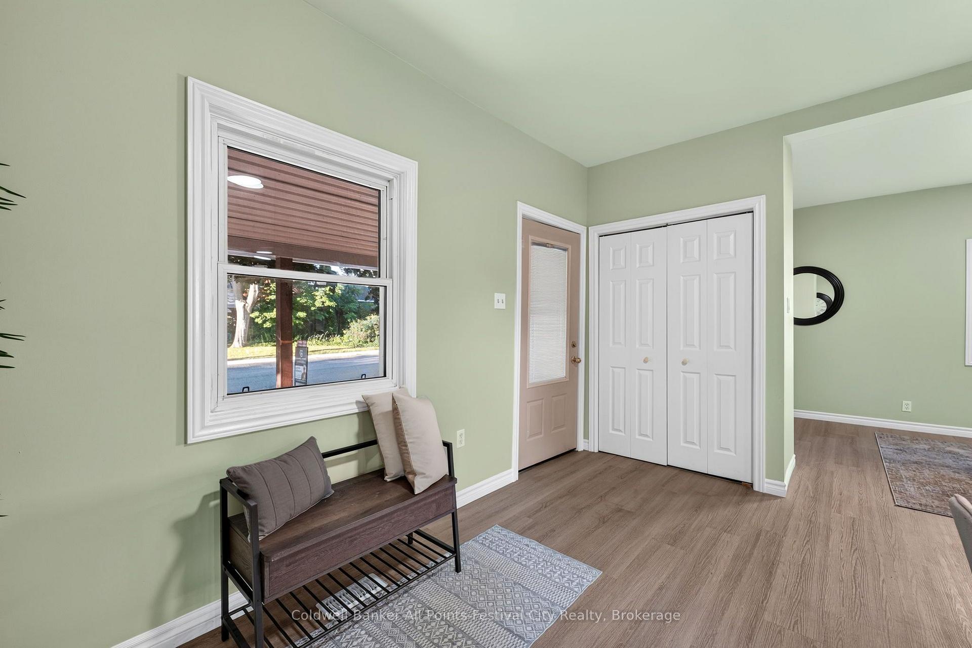 Photo 4 of 33 Bruce Street E, Goderich, Goderich (Town) — HOMEH