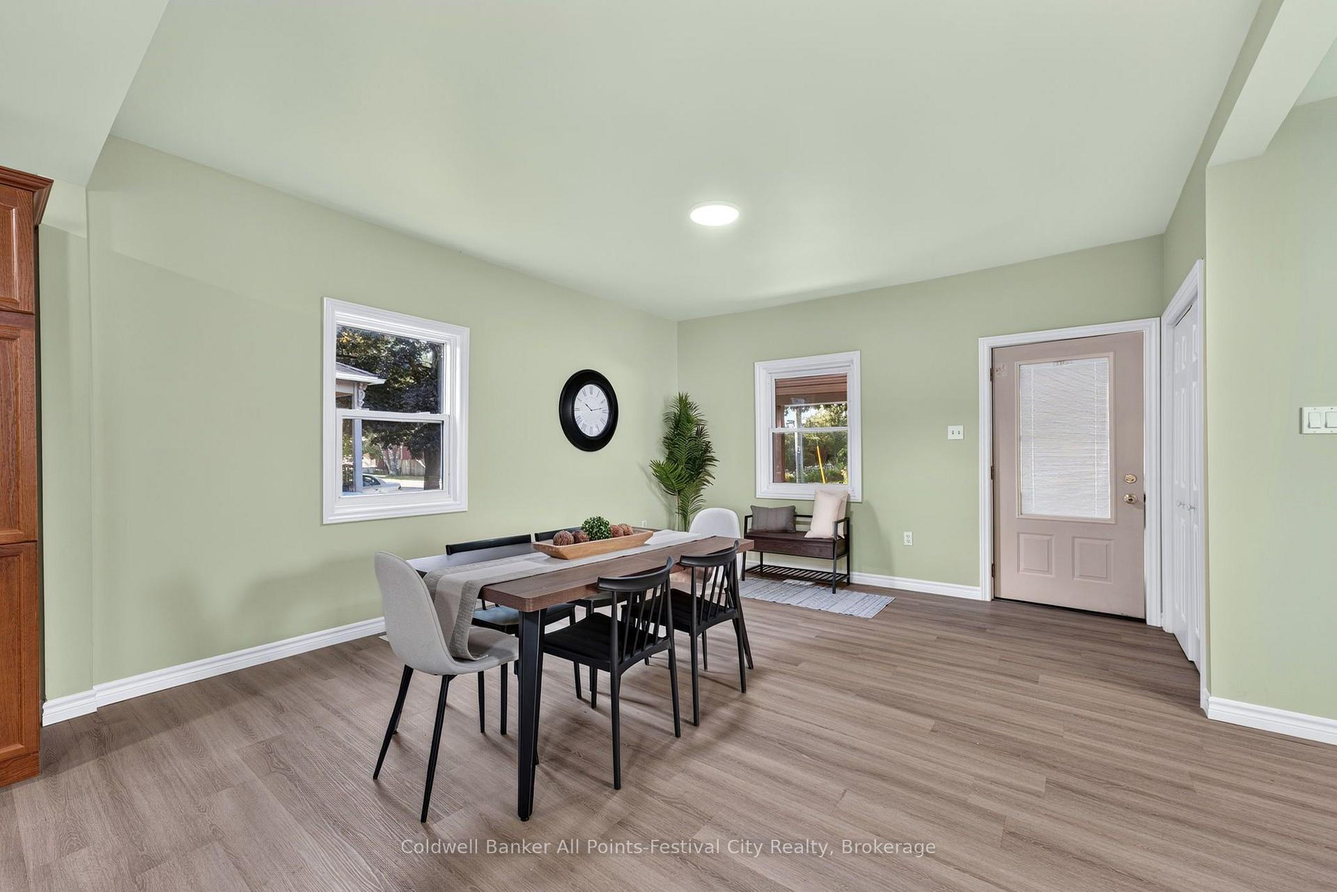 Photo 11 of 33 Bruce Street E, Goderich, Goderich (Town) — HOMEH