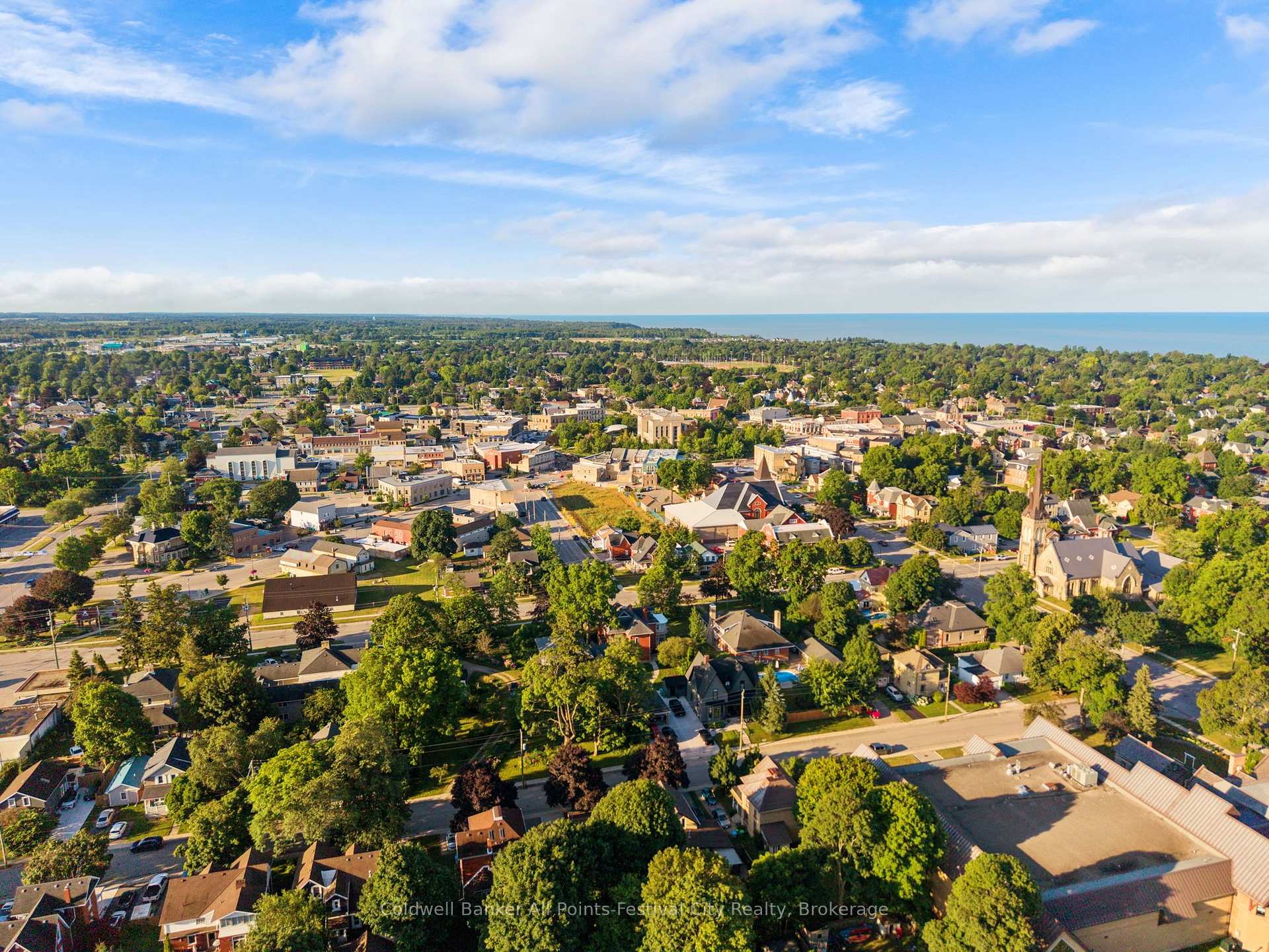 Photo 41 of 33 Bruce Street E, Goderich, Goderich (Town) — HOMEH