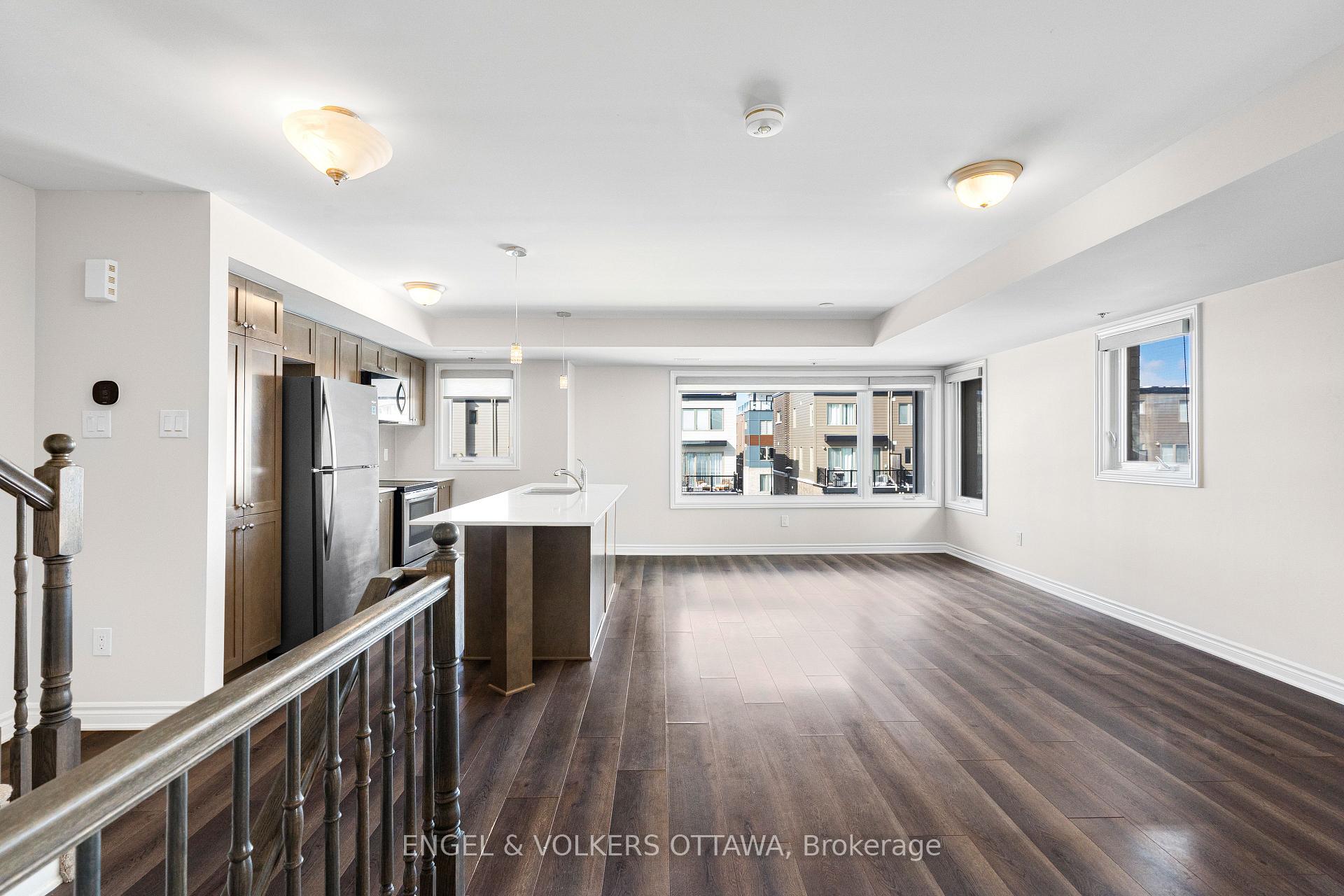 Photo 4 of 571 Ozawa Private, Ottawa, CFB Rockcliffe and Area — HOMEH