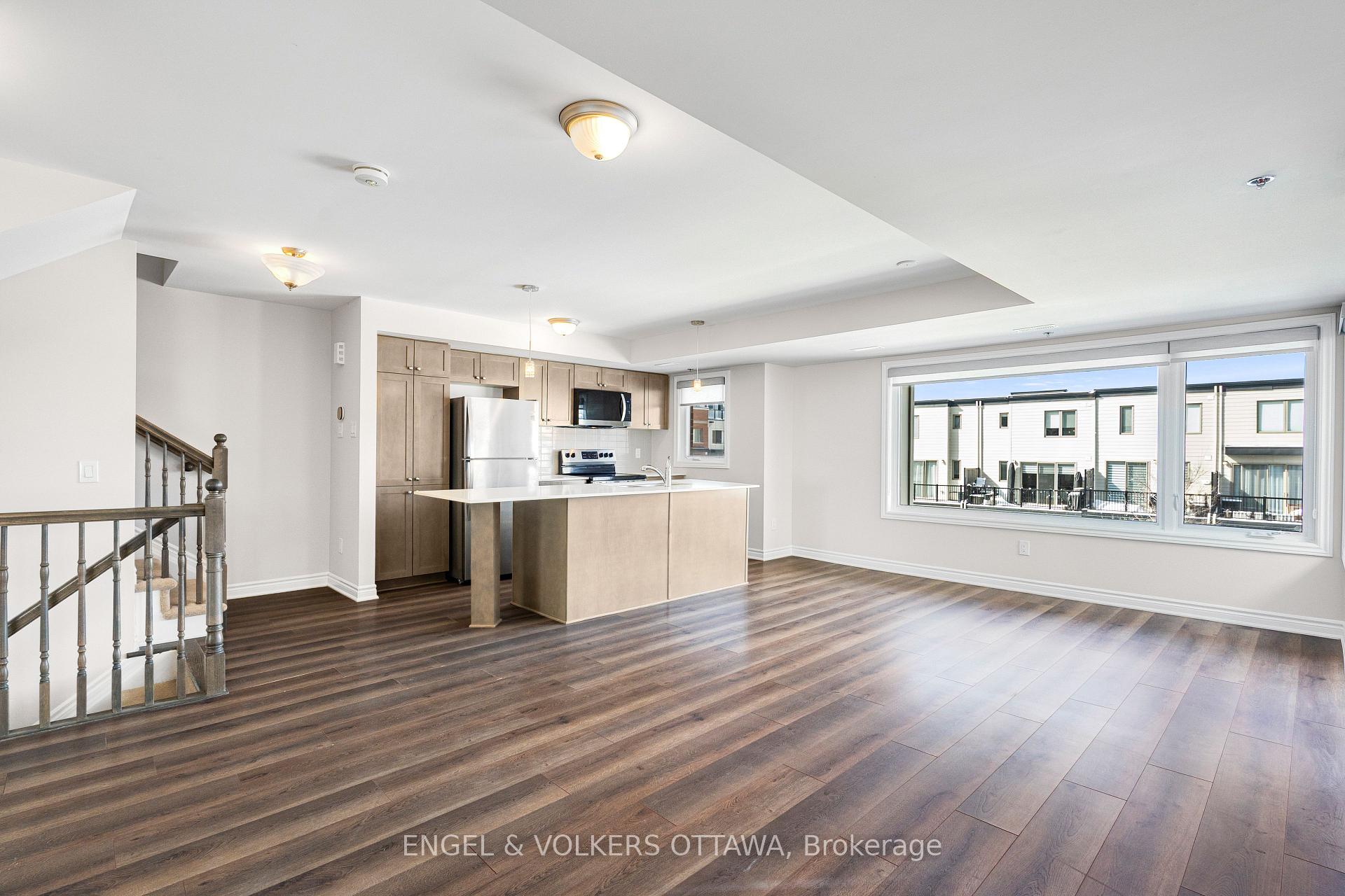 Photo 8 of 571 Ozawa Private, Ottawa, CFB Rockcliffe and Area — HOMEH