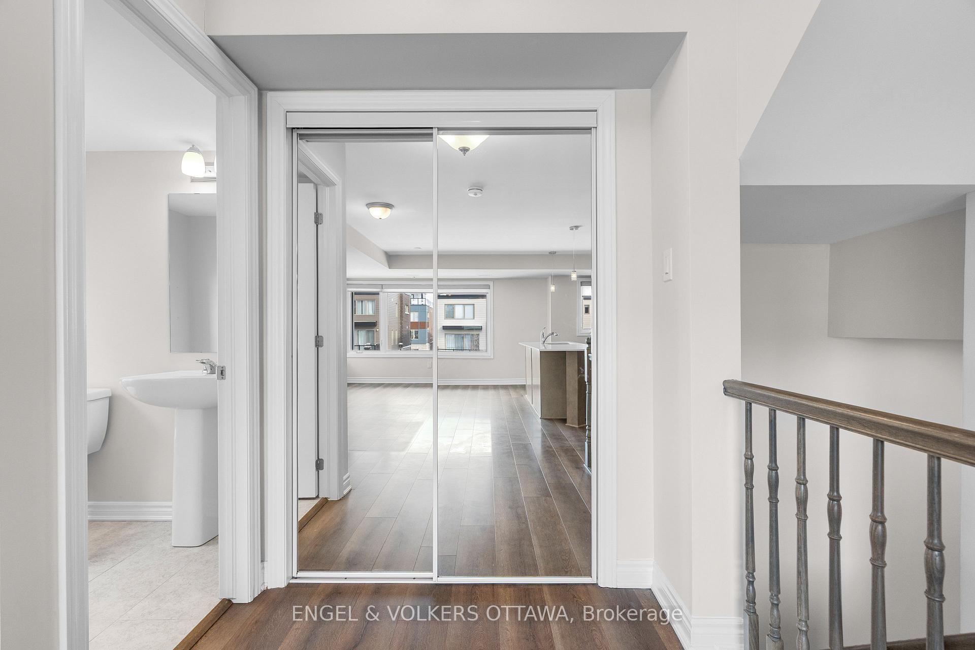 Photo 17 of 571 Ozawa Private, Ottawa, CFB Rockcliffe and Area — HOMEH