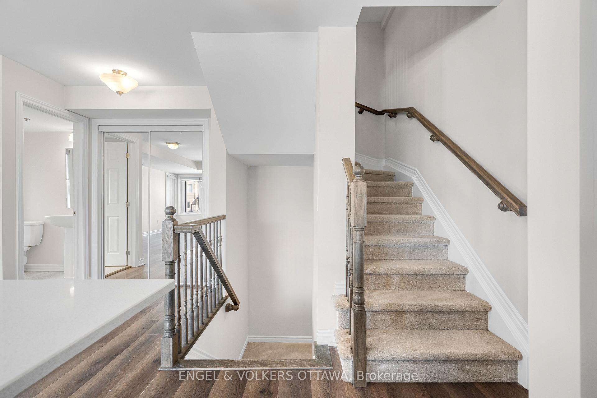 Photo 18 of 571 Ozawa Private, Ottawa, CFB Rockcliffe and Area — HOMEH