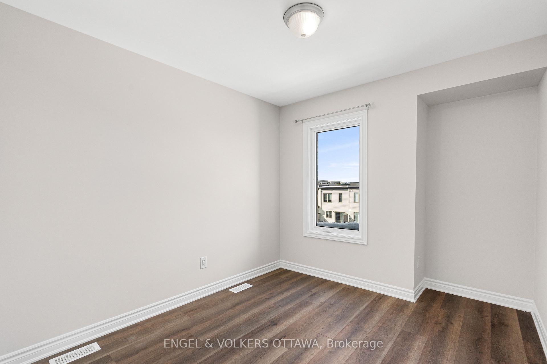 Photo 32 of 571 Ozawa Private, Ottawa, CFB Rockcliffe and Area — HOMEH