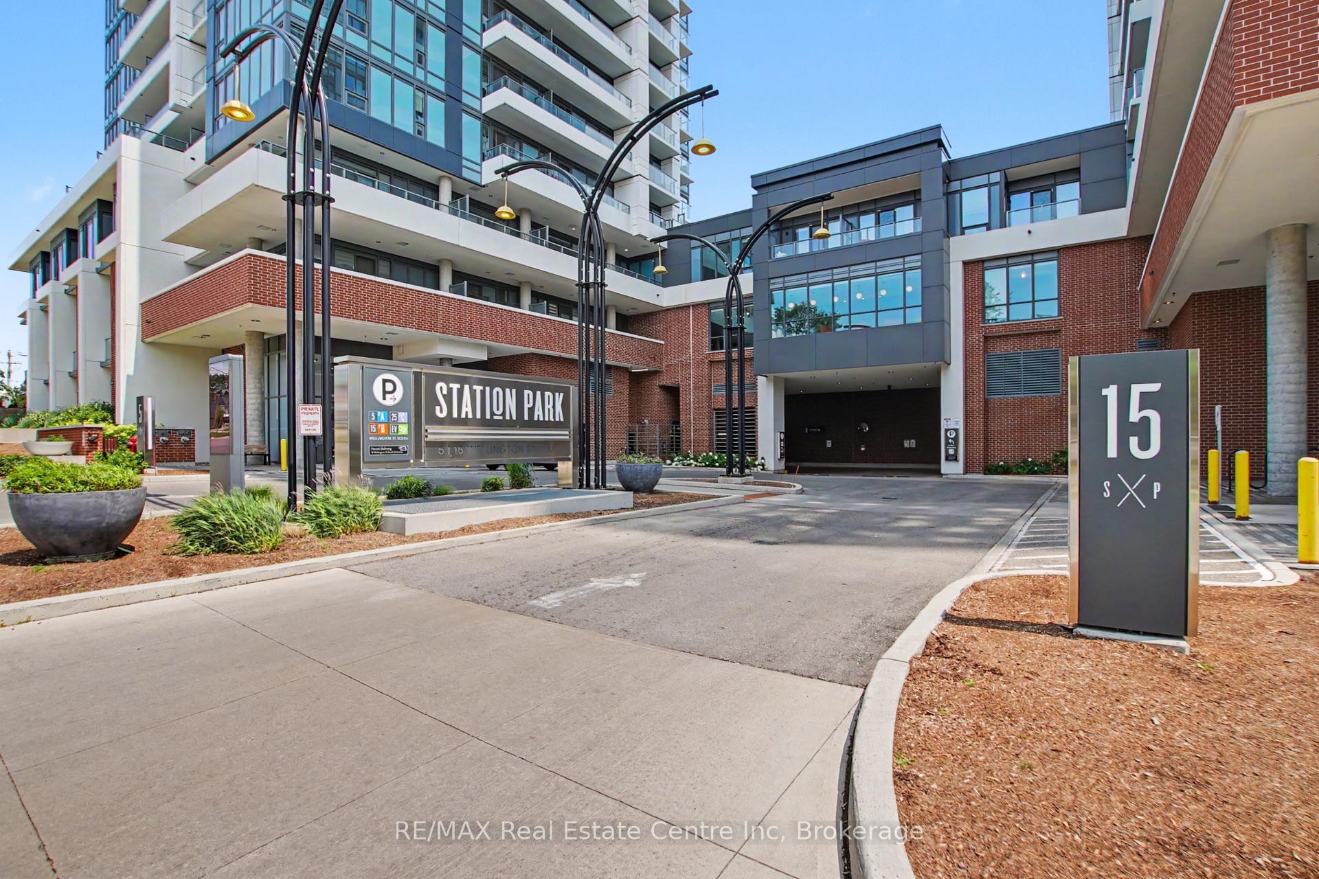 Photo 4 of Unit 2214, 15 Wellington Street, Kitchener, Cherry Hill — HOMEH