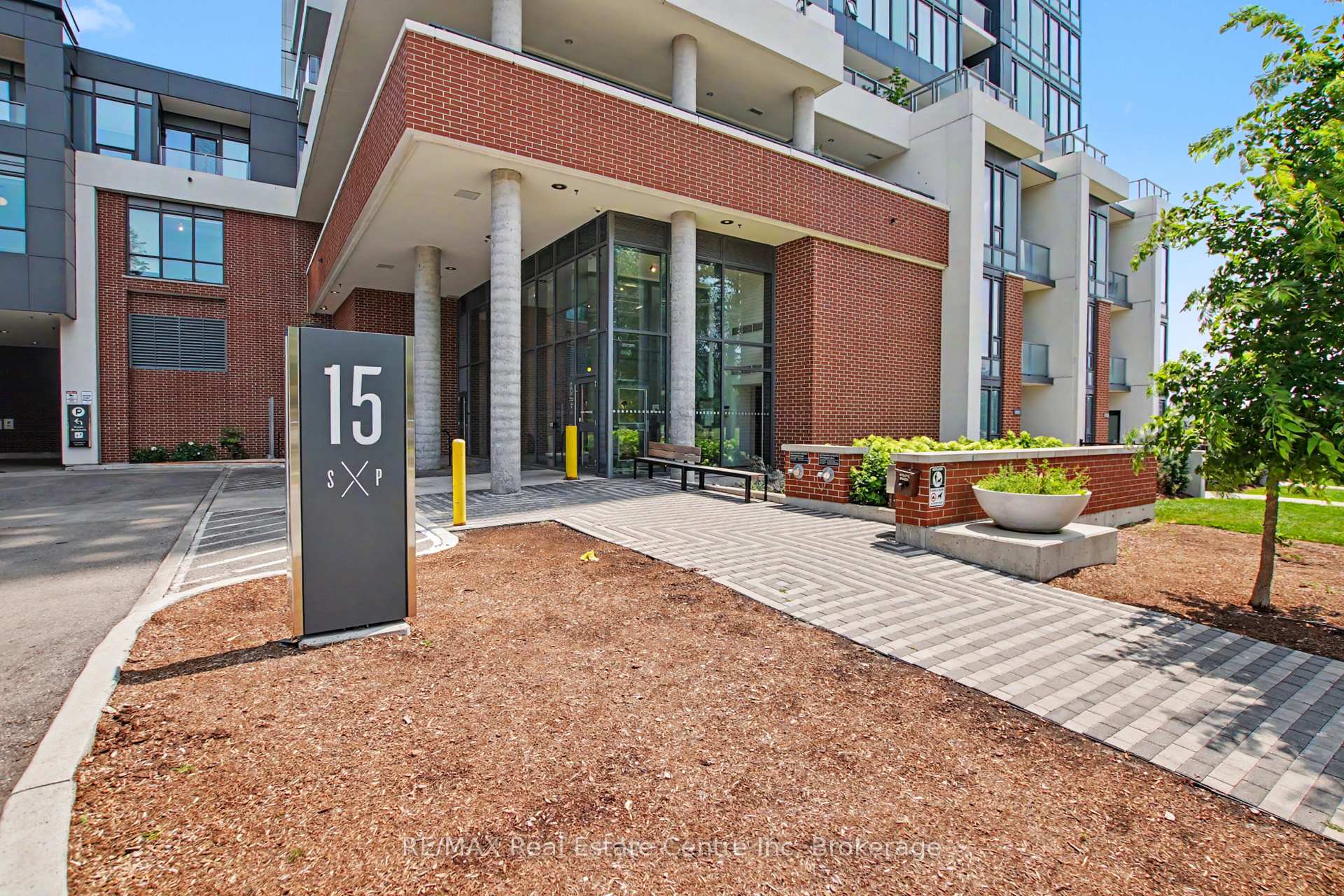 Photo 5 of Unit 2214, 15 Wellington Street, Kitchener, Cherry Hill — HOMEH