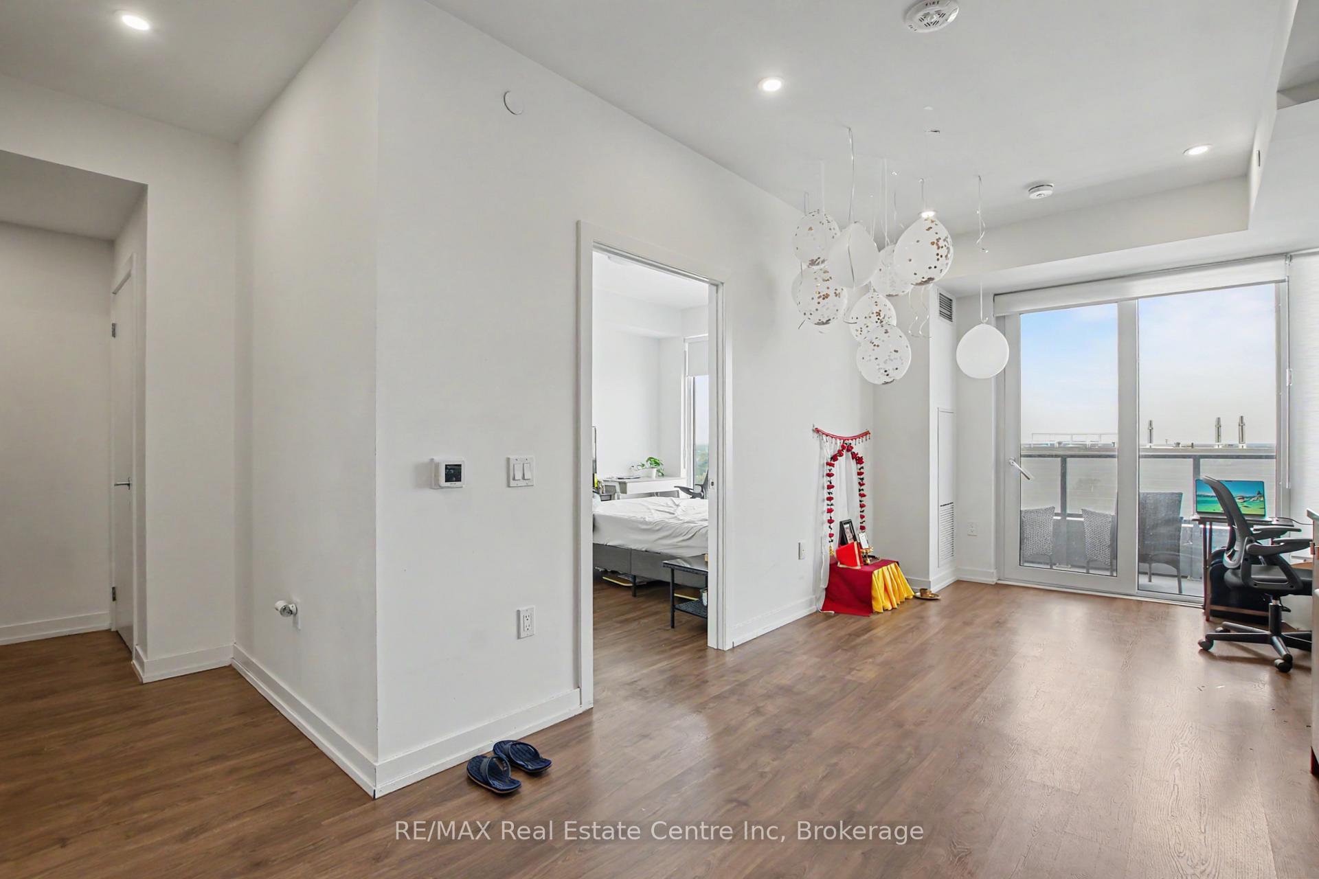 Photo 15 of Unit 2214, 15 Wellington Street, Kitchener, Cherry Hill — HOMEH