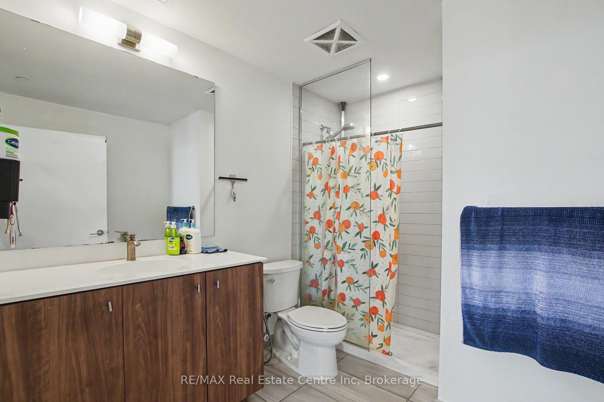 Photo 21 of Unit 2214, 15 Wellington Street, Kitchener, Cherry Hill — HOMEH