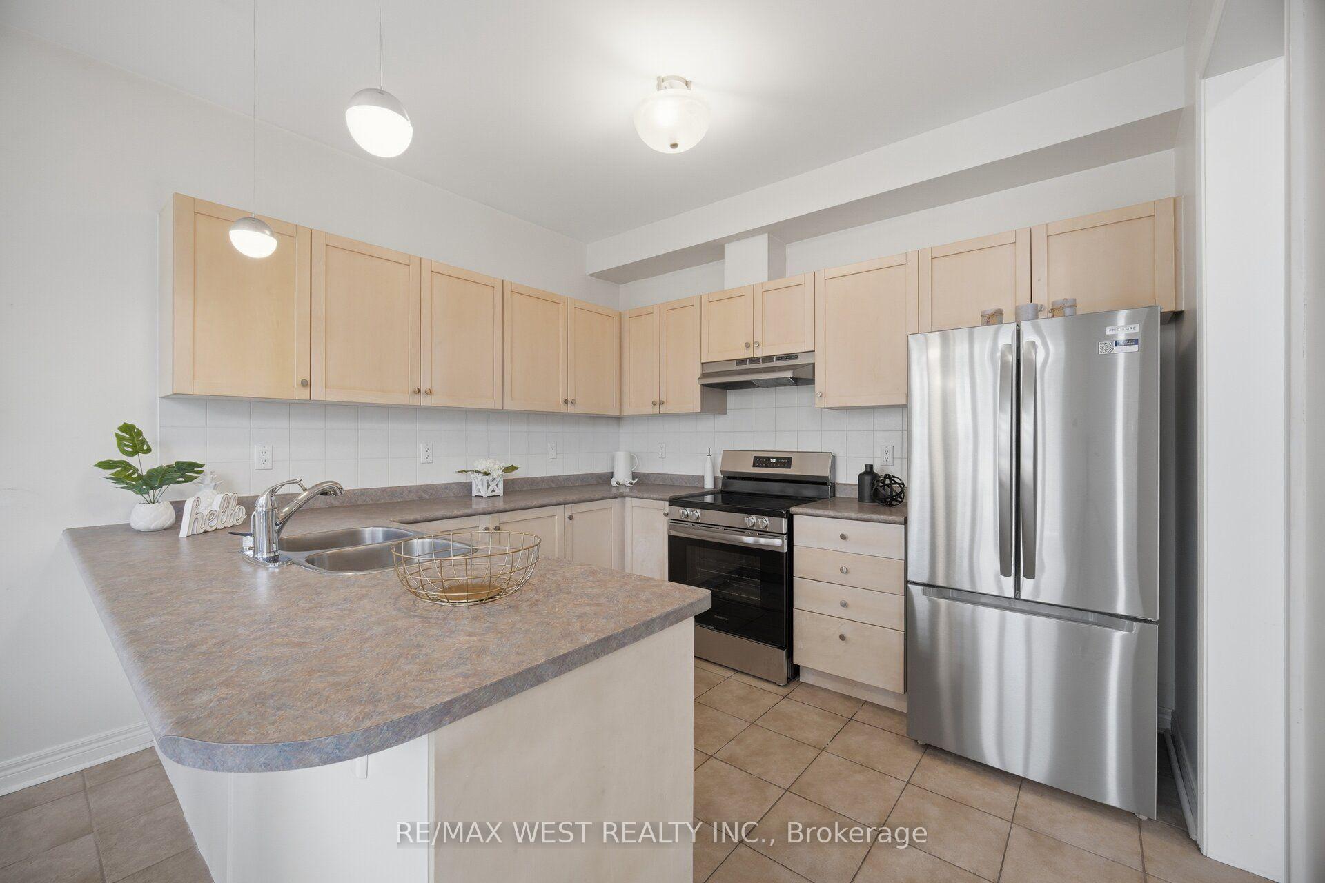 Photo 8 of 12 Mira Vista Place, Vaughan, Sonoma Heights — HOMEH