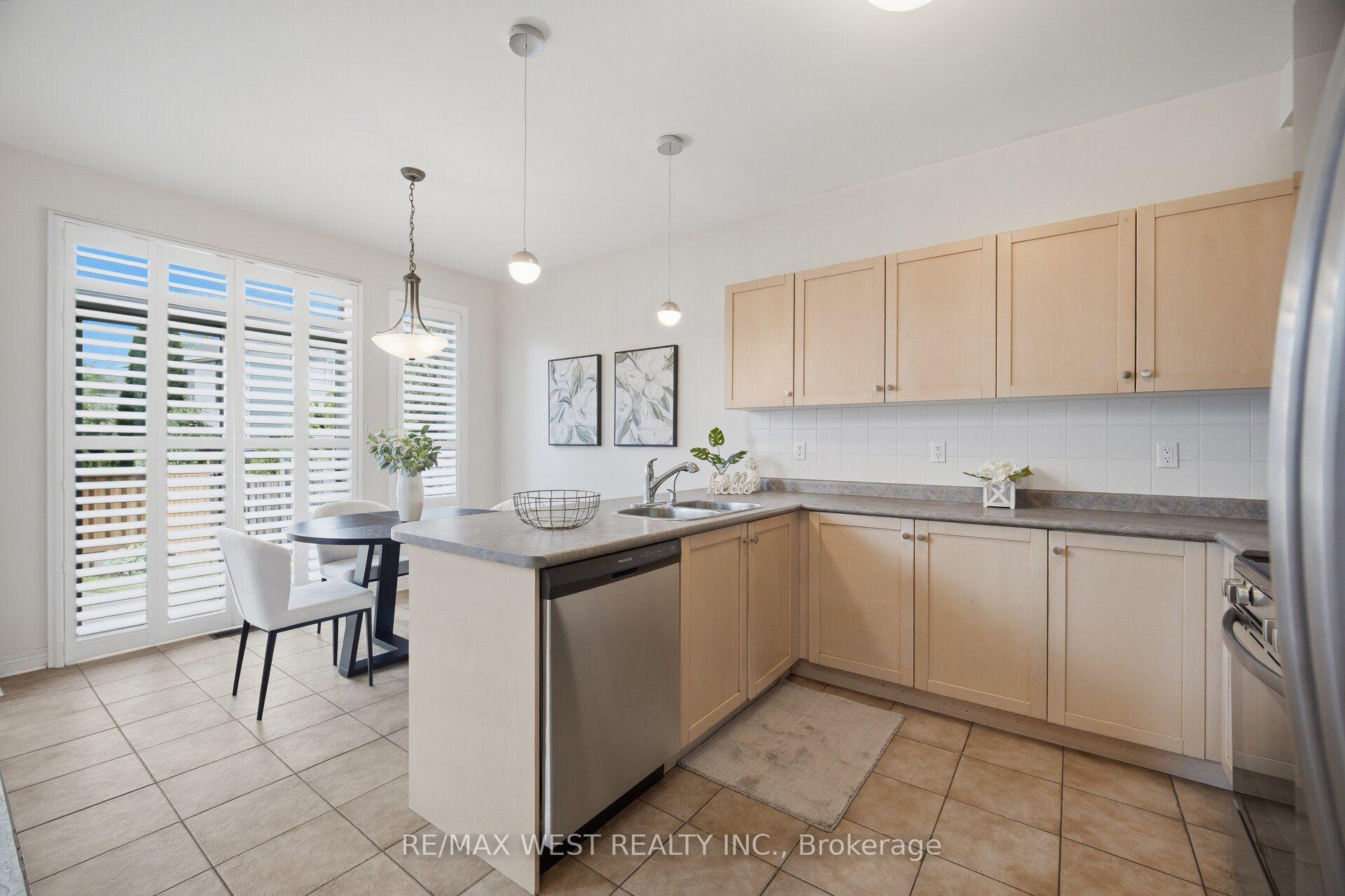 Photo 9 of 12 Mira Vista Place, Vaughan, Sonoma Heights — HOMEH