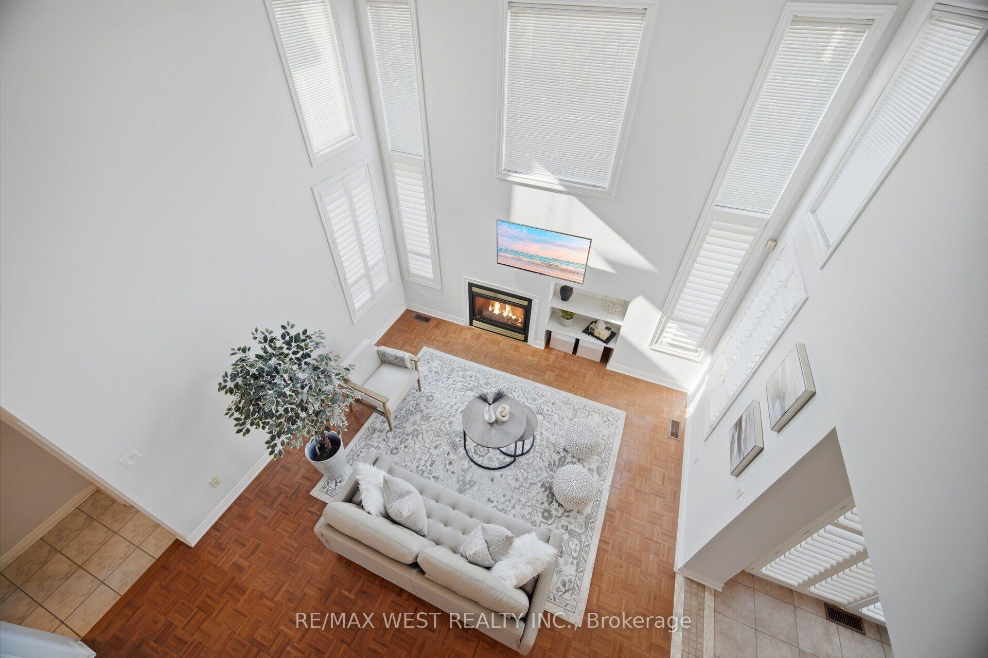 Photo 16 of 12 Mira Vista Place, Vaughan, Sonoma Heights — HOMEH