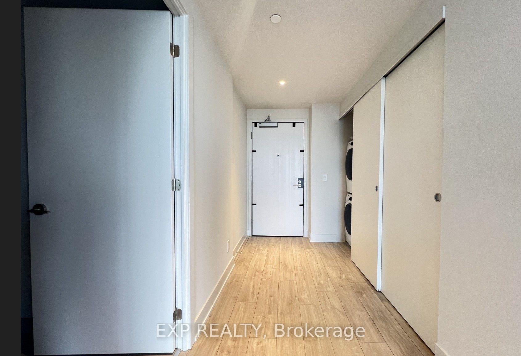 Photo 3 of Unit 3707, 8 Cumberland Street, Toronto, The Annex — HOMEH
