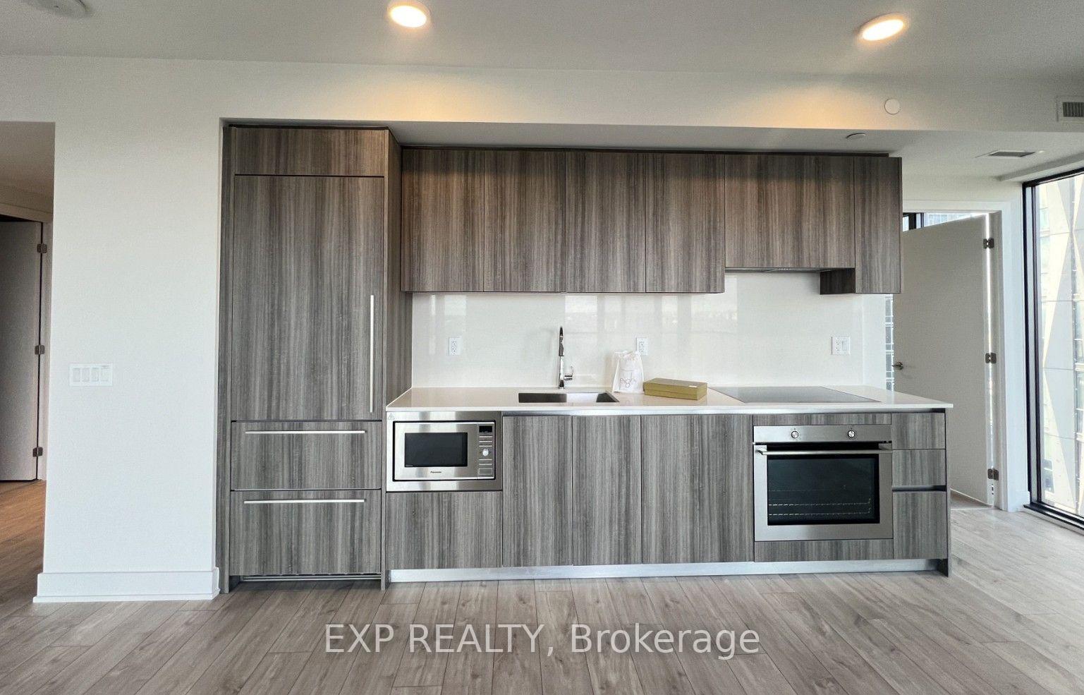 Photo 5 of Unit 3707, 8 Cumberland Street, Toronto, The Annex — HOMEH
