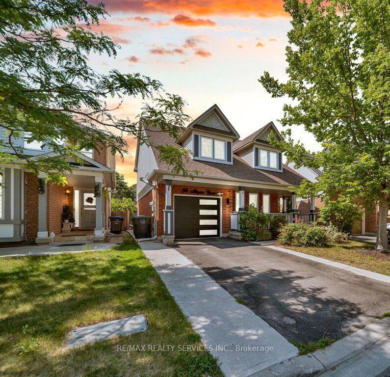 Photo 3 of 34 Allness Road, Brampton, Fletcher's Meadow — HOMEH
