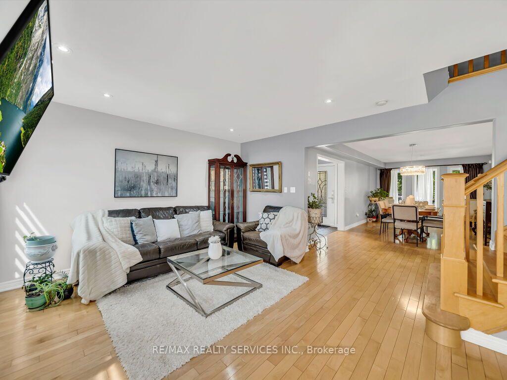 Photo 13 of 34 Allness Road, Brampton, Fletcher's Meadow — HOMEH
