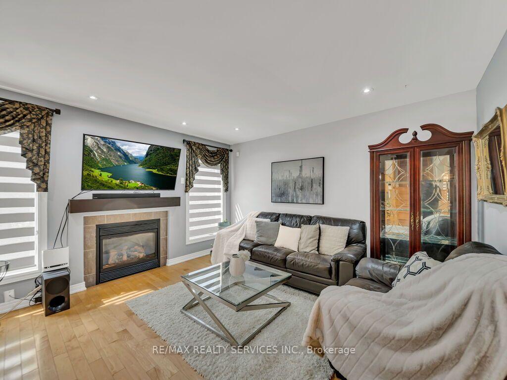 Photo 15 of 34 Allness Road, Brampton, Fletcher's Meadow — HOMEH