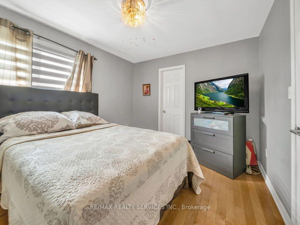 Photo 31 of 34 Allness Road, Brampton, Fletcher's Meadow — HOMEH