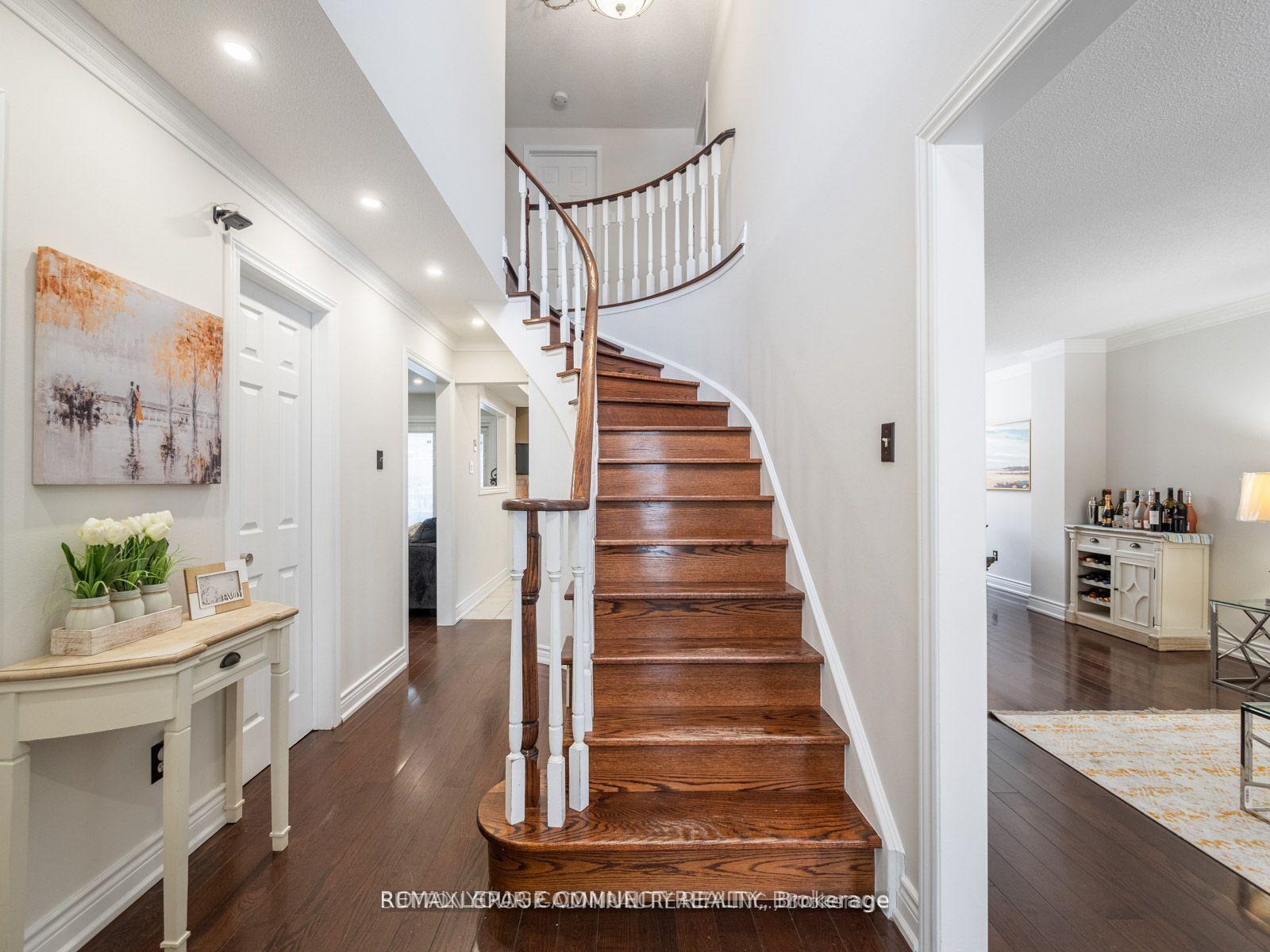 Photo 3 of 1552 Dellbrook Avenue, Pickering, Brock Ridge — HOMEH