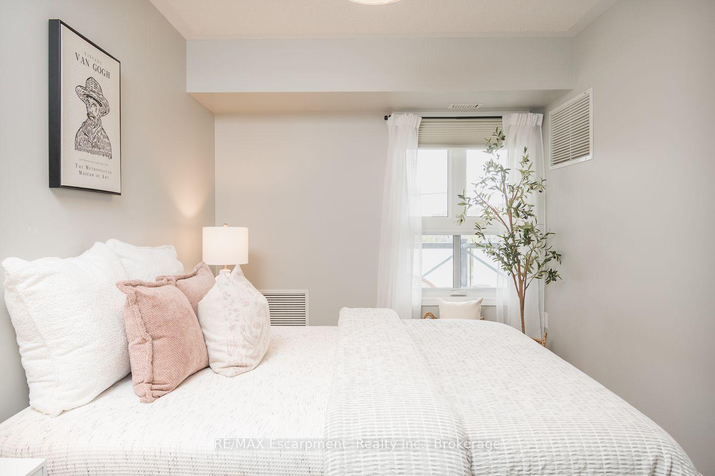 Photo 19 of Unit 307, 1045 Nadalin Heights, Milton, Willmott — HOMEH