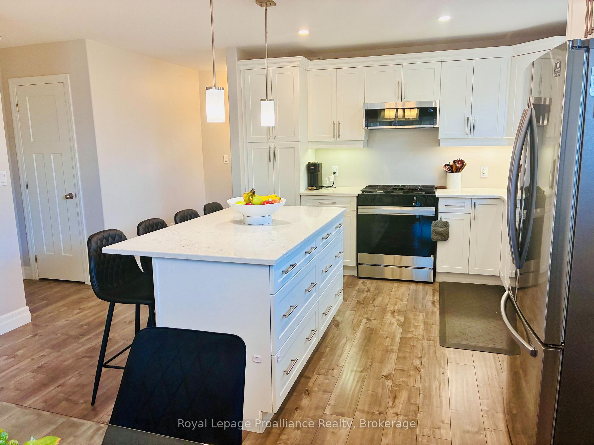 Photo 9 of 48 Mercedes Drive, Belleville, Belleville Ward — HOMEH