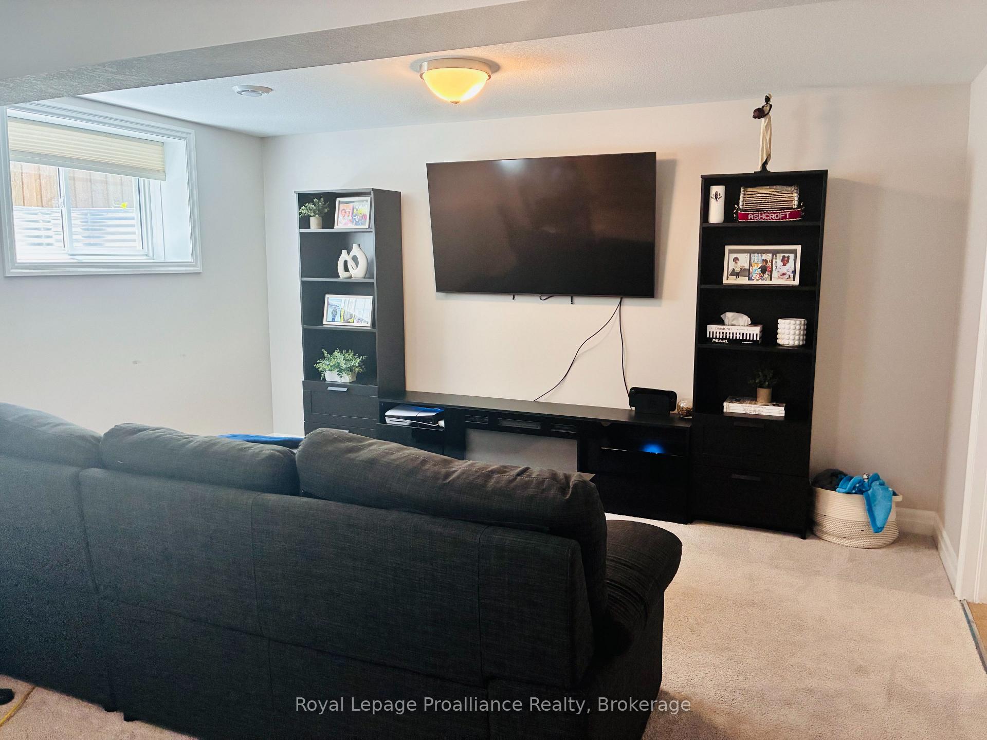 Photo 35 of 48 Mercedes Drive, Belleville, Belleville Ward — HOMEH