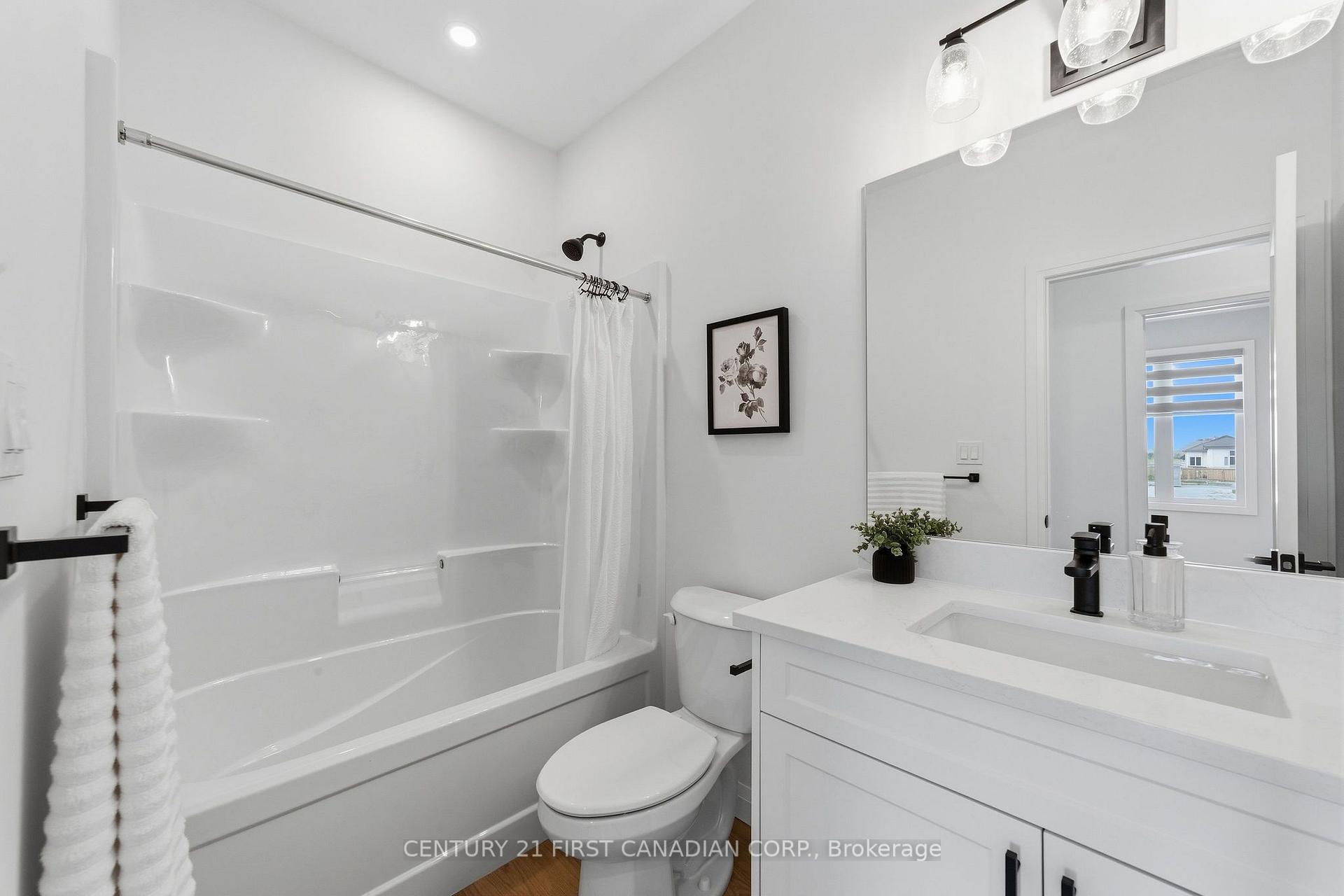 Photo 6 of Unit 18, 32 Postma Street, North Middlesex, Ailsa Craig — HOMEH