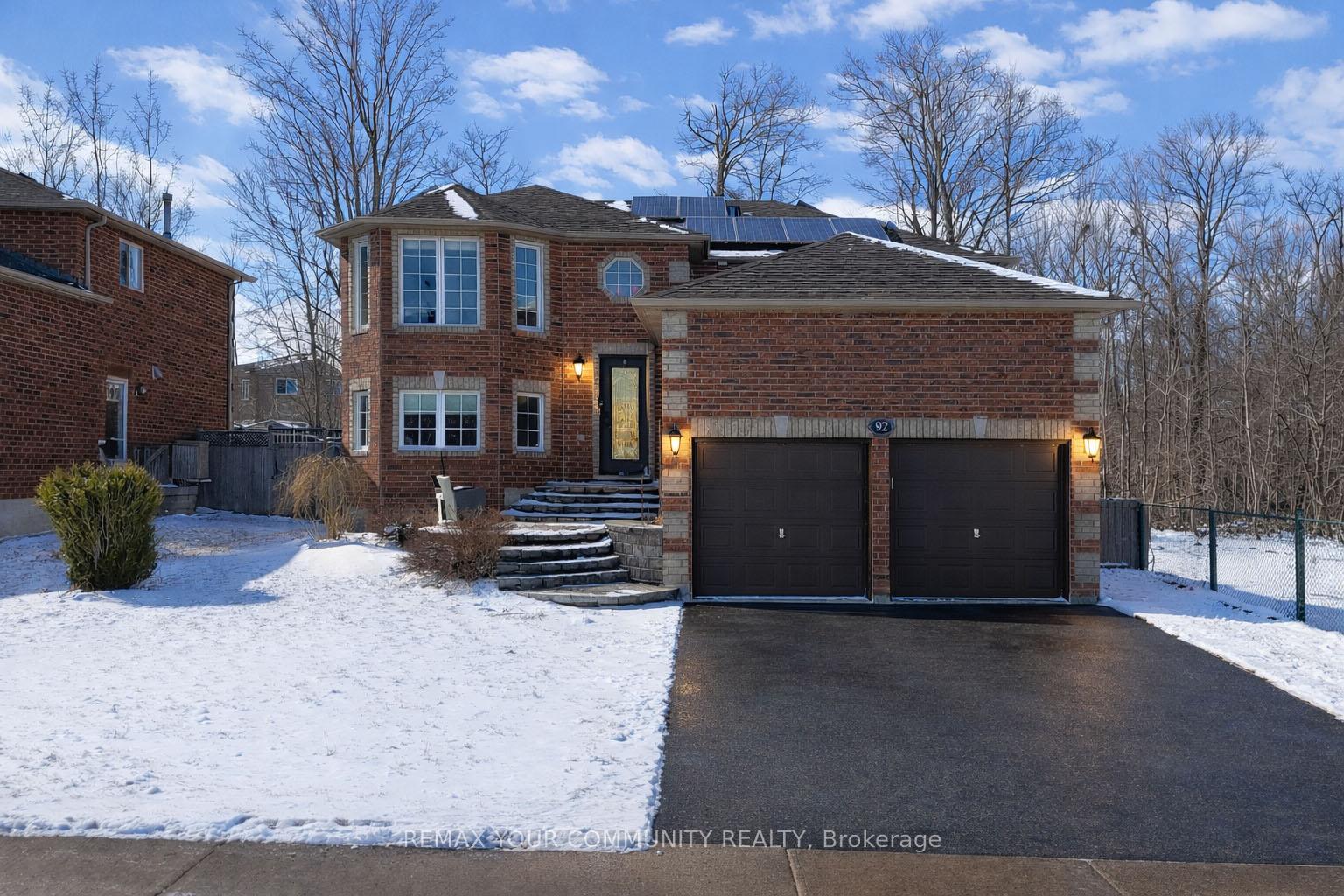 Photo 2 of 92 Sandringham Drive, Barrie, Innis-Shore — HOMEH