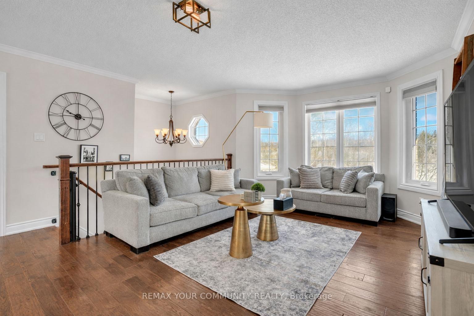 Photo 4 of 92 Sandringham Drive, Barrie, Innis-Shore — HOMEH