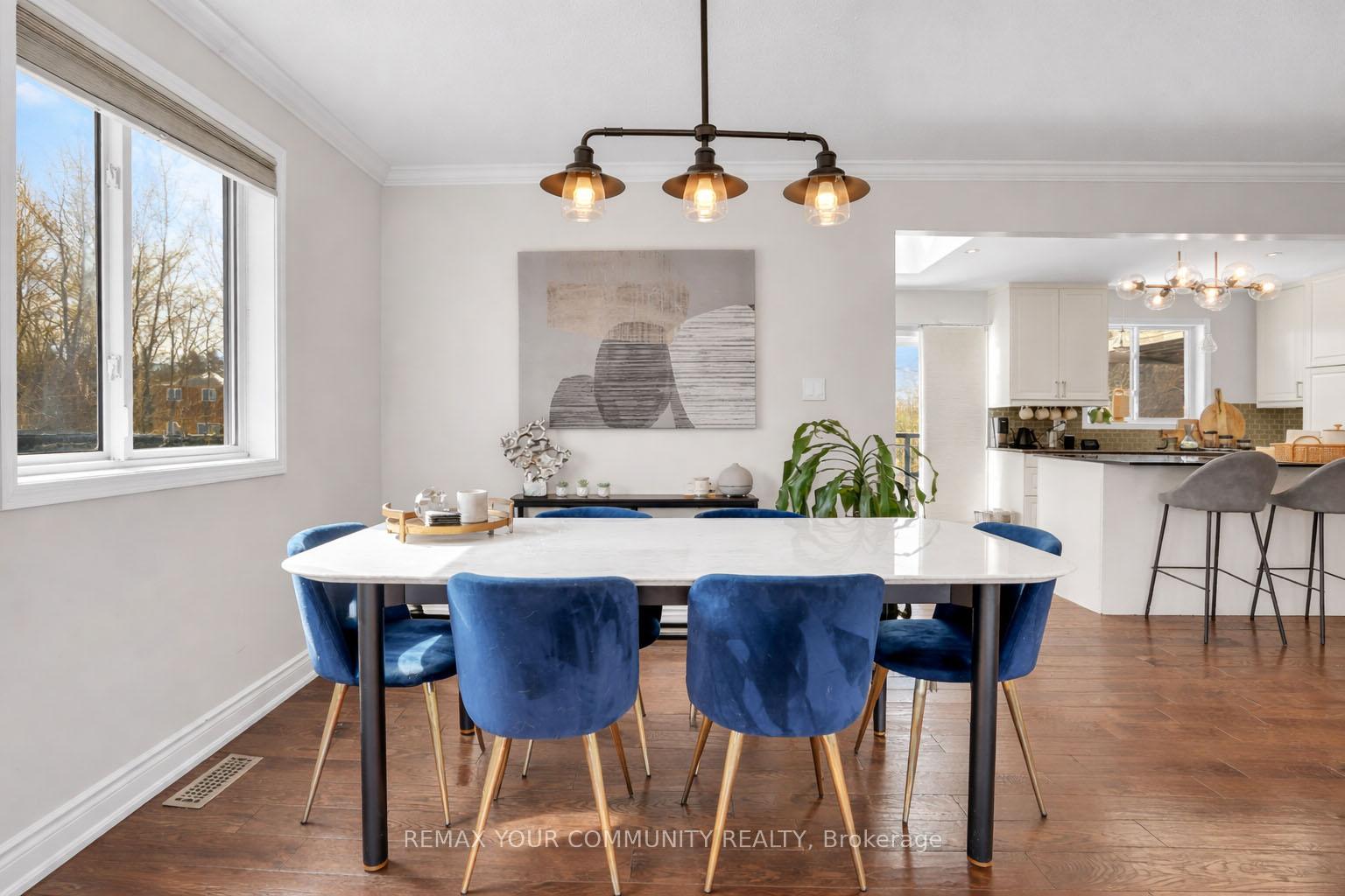 Photo 5 of 92 Sandringham Drive, Barrie, Innis-Shore — HOMEH