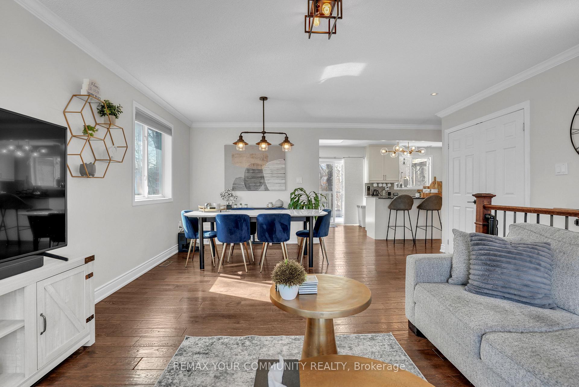 Photo 8 of 92 Sandringham Drive, Barrie, Innis-Shore — HOMEH