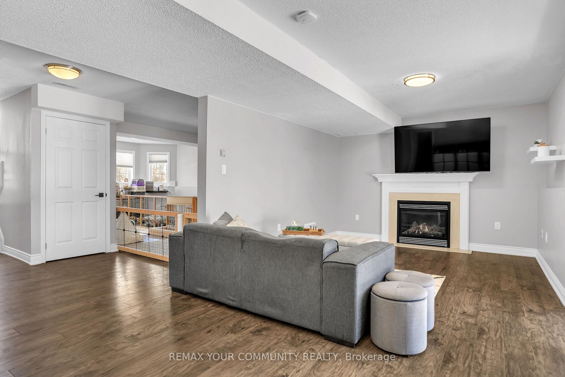 Photo 33 of 92 Sandringham Drive, Barrie, Innis-Shore — HOMEH