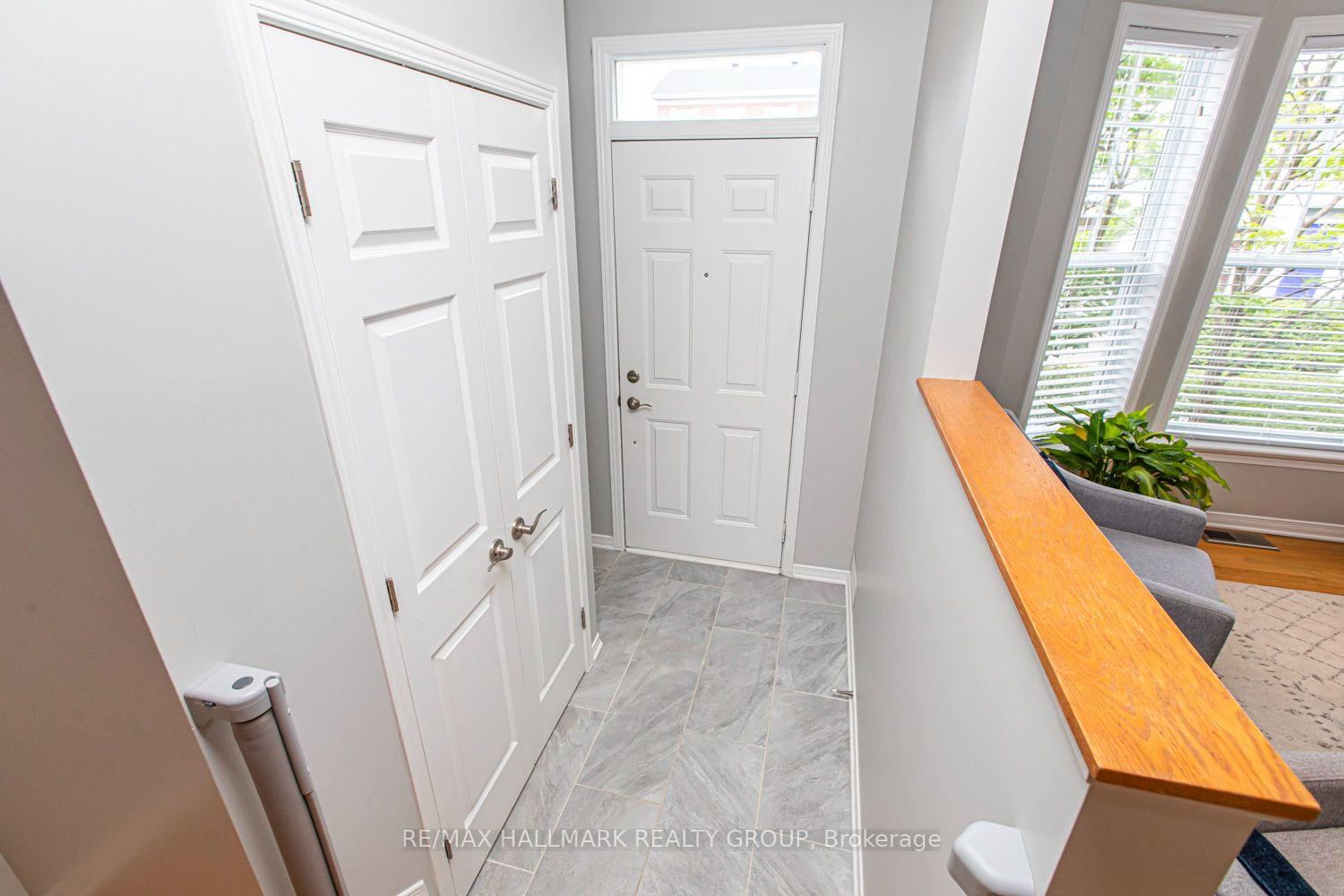Photo 3 of 55 Jardin Private, Ottawa, Manor Park — HOMEH