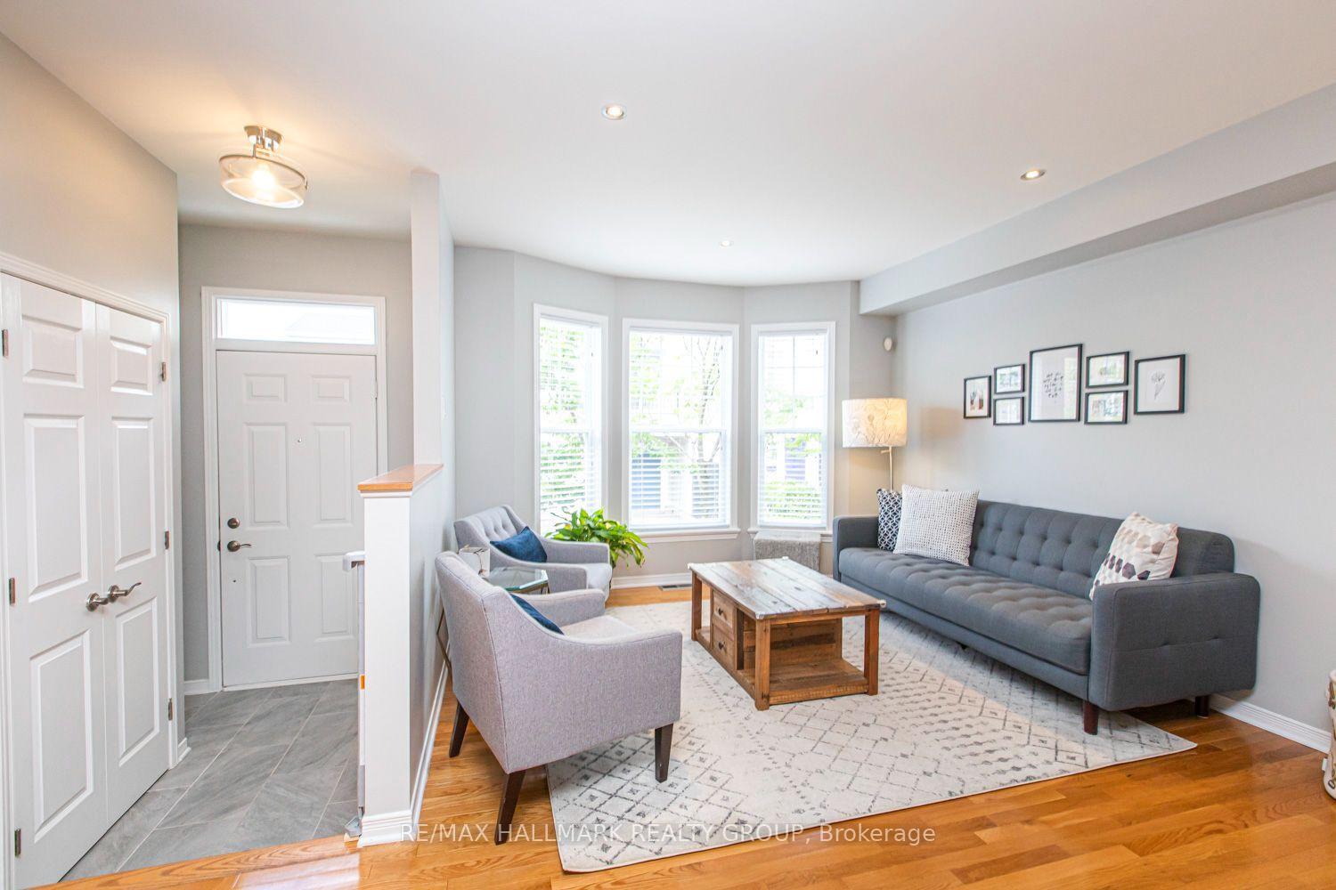 Photo 4 of 55 Jardin Private, Ottawa, Manor Park — HOMEH