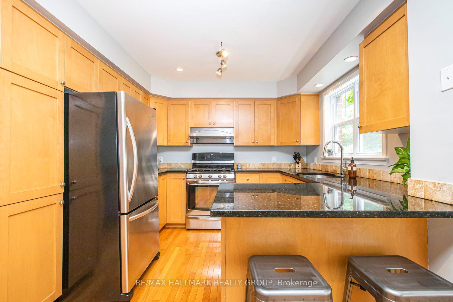 Photo 13 of 55 Jardin Private, Ottawa, Manor Park — HOMEH