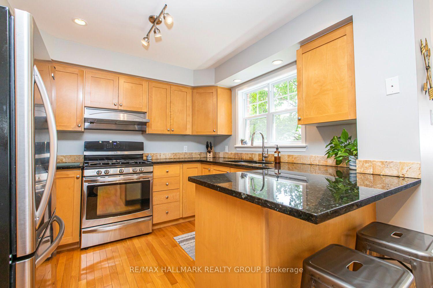 Photo 14 of 55 Jardin Private, Ottawa, Manor Park — HOMEH