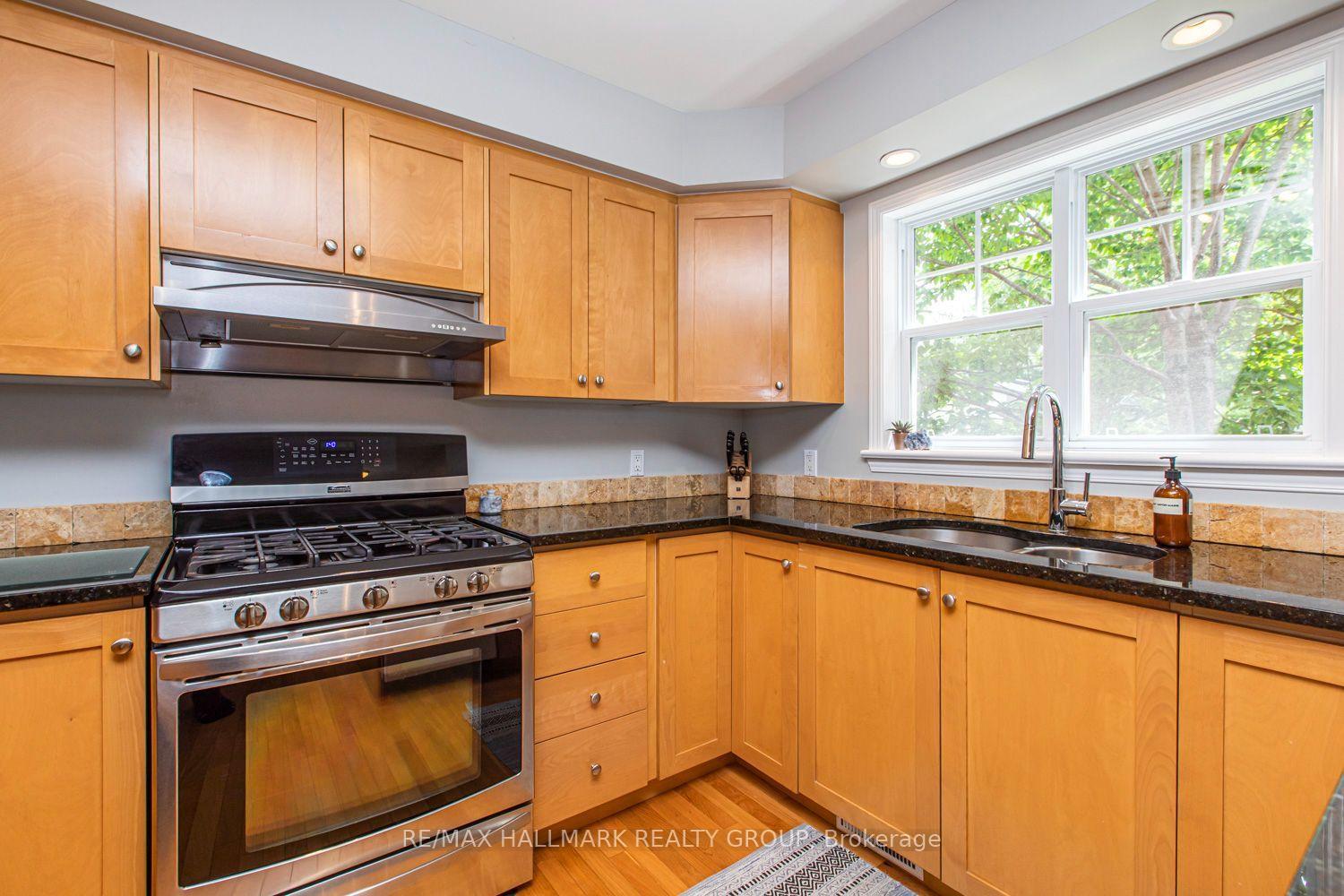 Photo 15 of 55 Jardin Private, Ottawa, Manor Park — HOMEH
