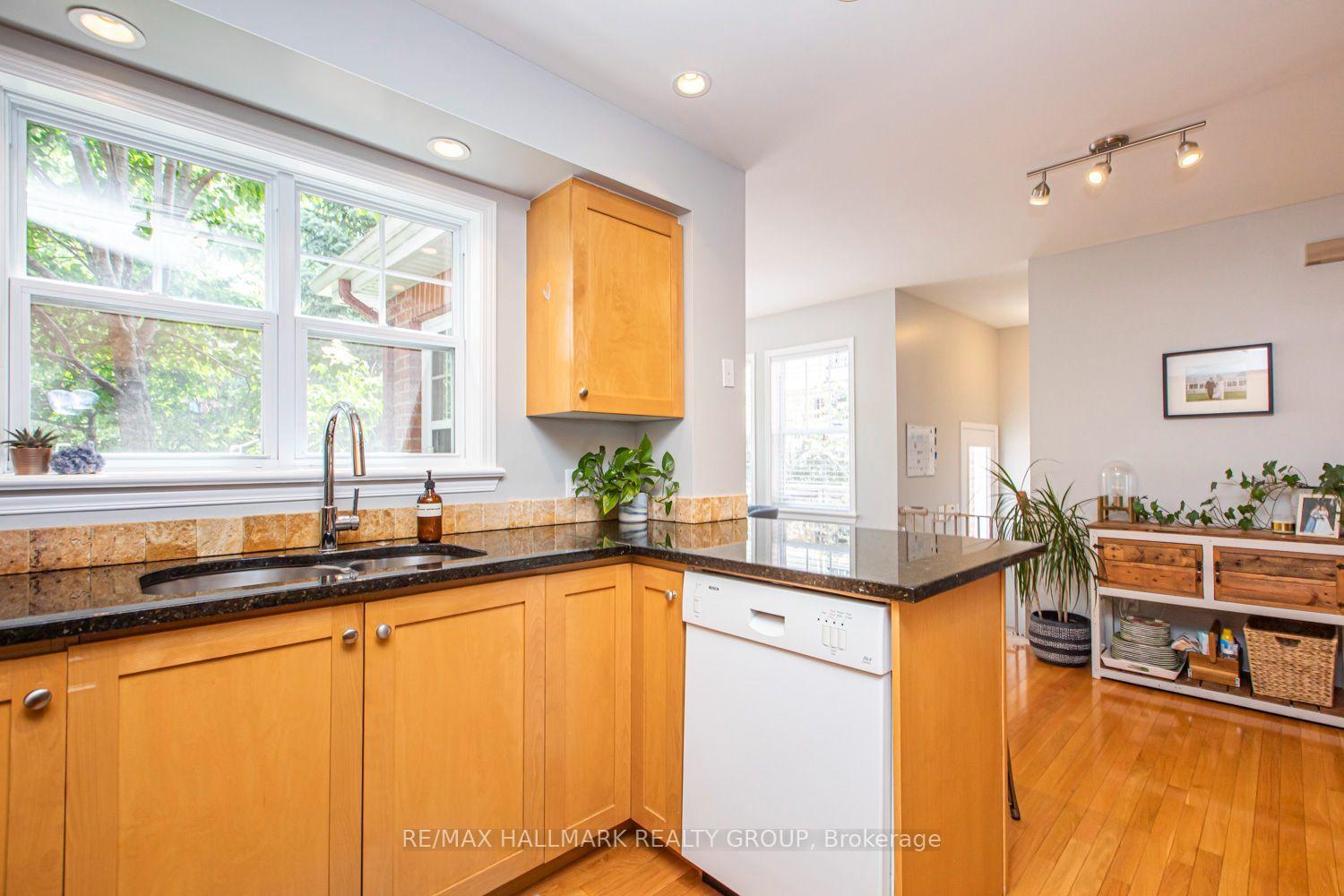 Photo 16 of 55 Jardin Private, Ottawa, Manor Park — HOMEH
