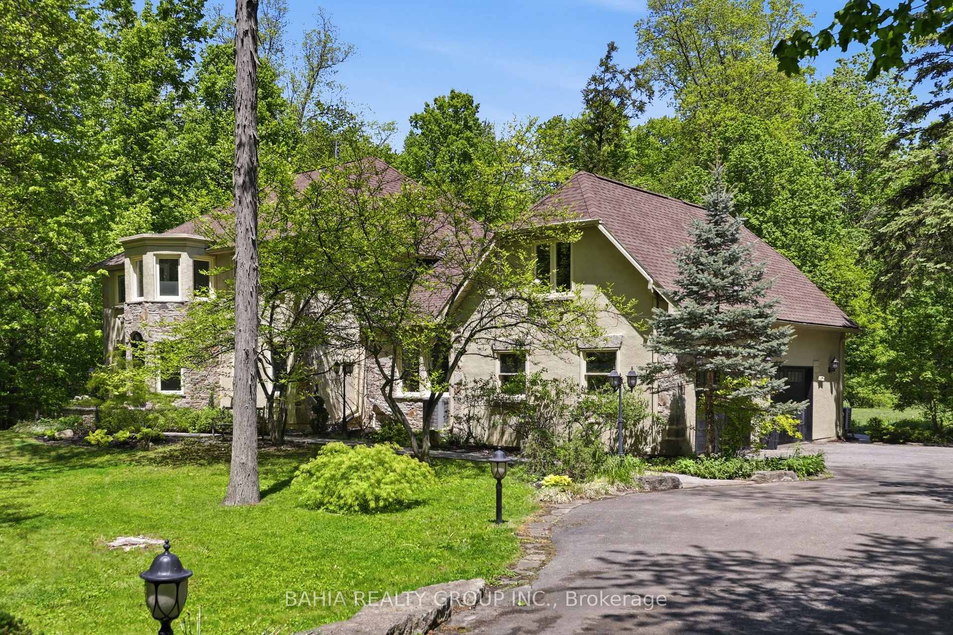 Photo 4 of 8663 Wood Close, Milton, Milton North — HOMEH