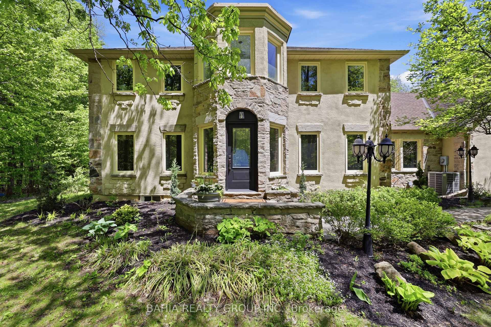Photo 7 of 8663 Wood Close, Milton, Milton North — HOMEH