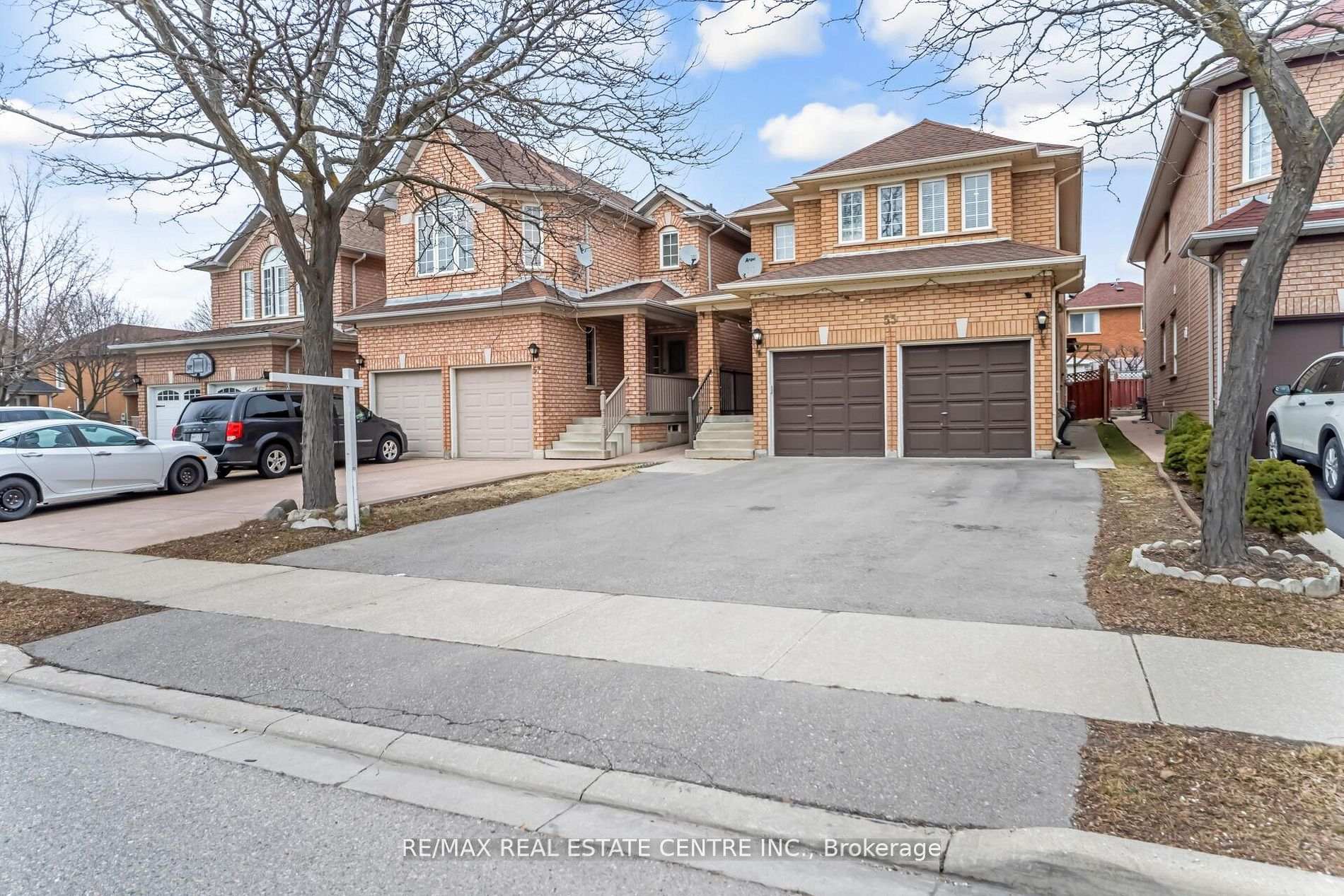 Photo 3 of 55 Golden Eagle Road, Brampton, Sandringham-Wellington — HOMEH