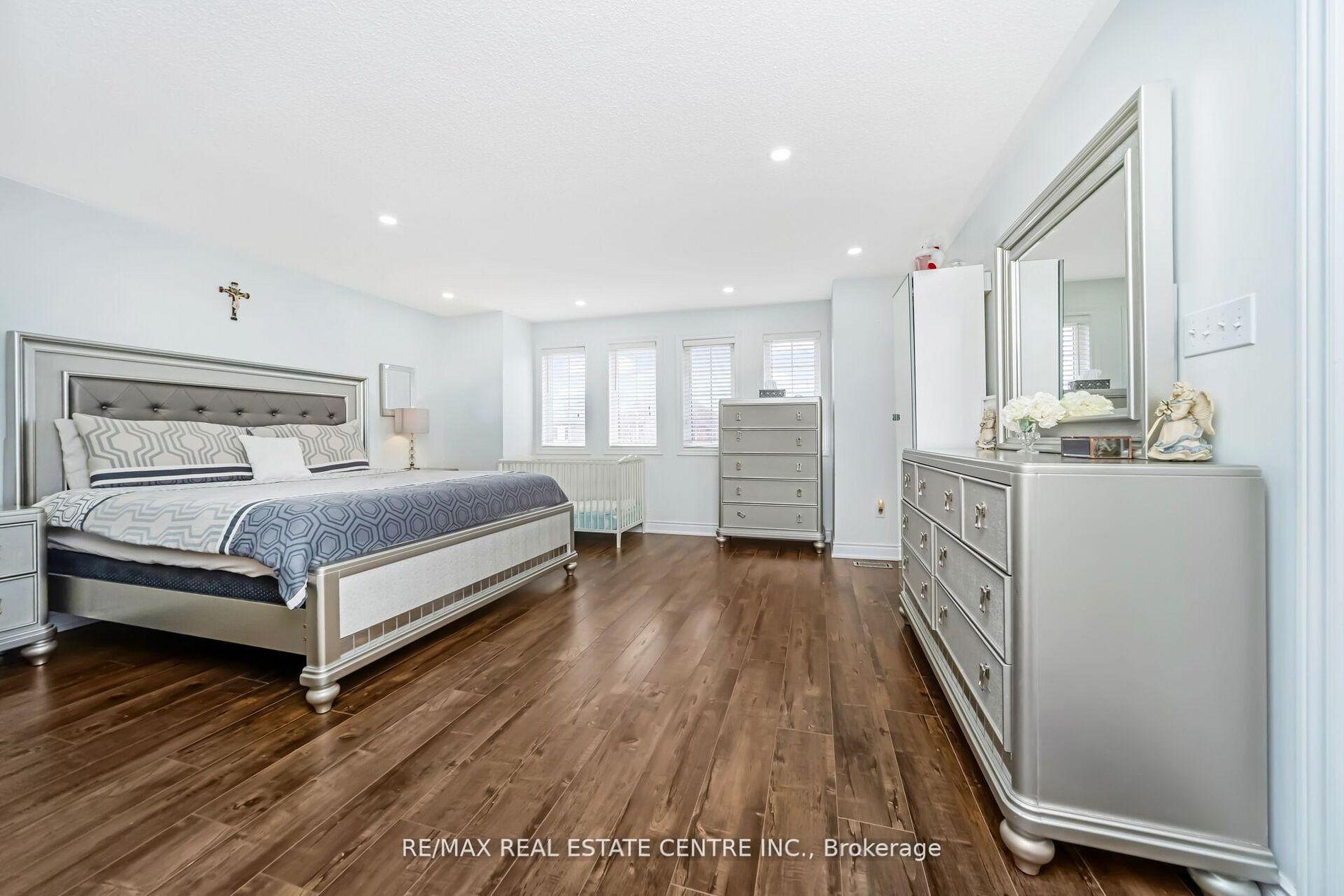 Photo 20 of 55 Golden Eagle Road, Brampton, Sandringham-Wellington — HOMEH