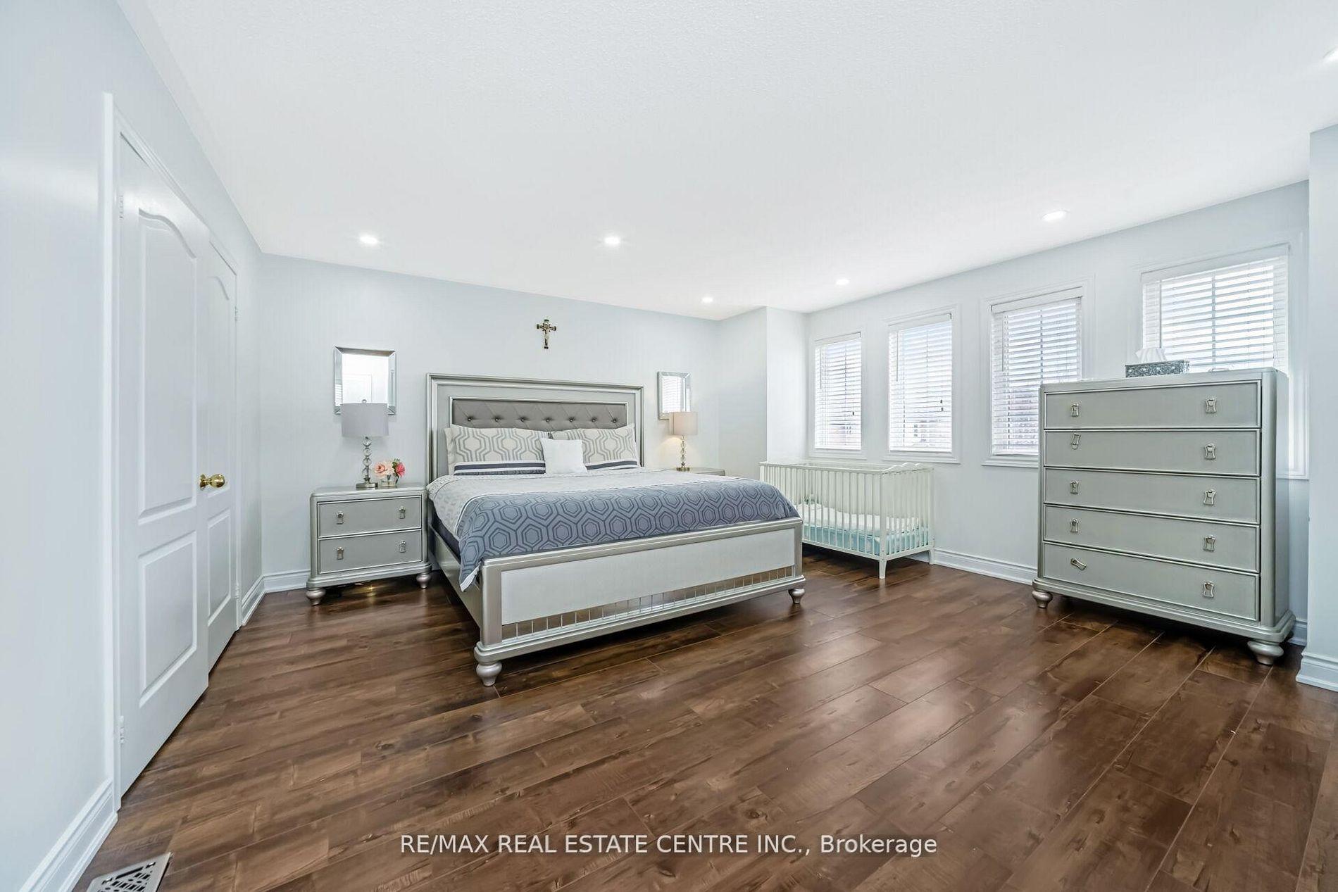 Photo 21 of 55 Golden Eagle Road, Brampton, Sandringham-Wellington — HOMEH