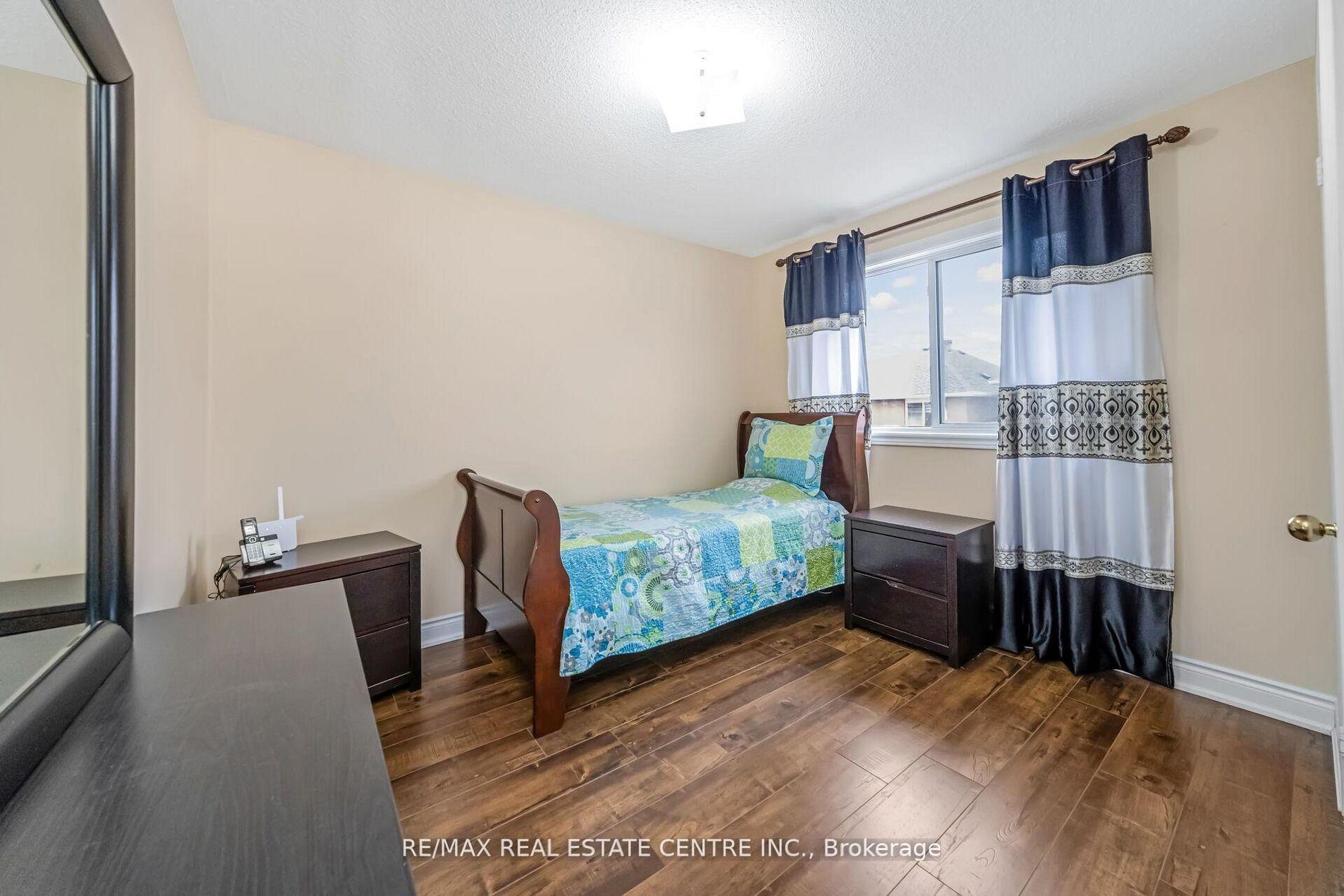 Photo 31 of 55 Golden Eagle Road, Brampton, Sandringham-Wellington — HOMEH