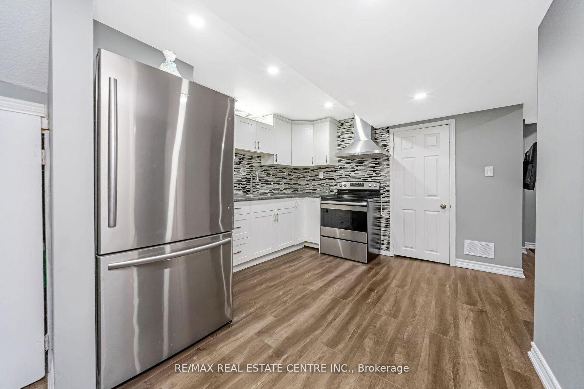 Photo 40 of 55 Golden Eagle Road, Brampton, Sandringham-Wellington — HOMEH