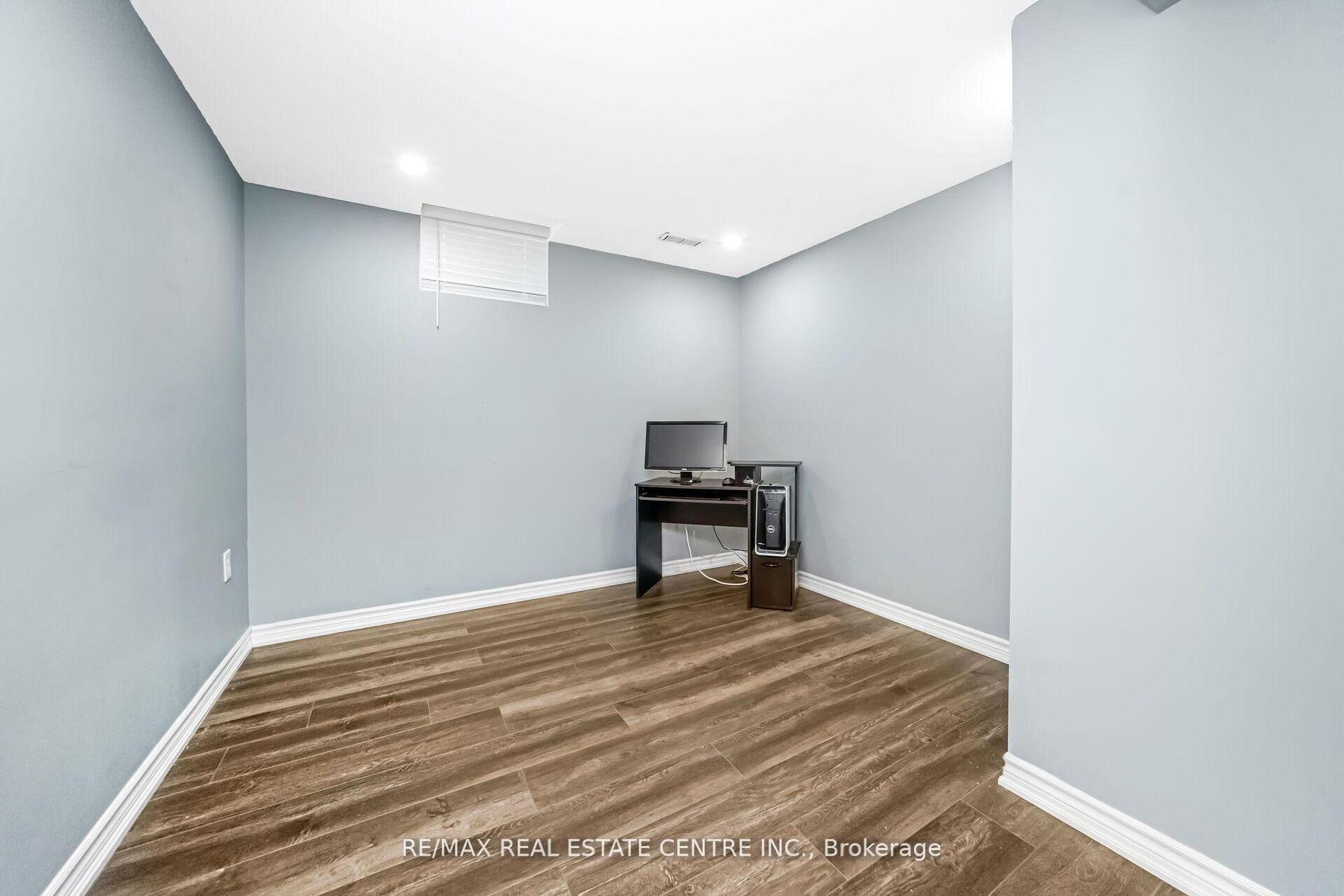 Photo 43 of 55 Golden Eagle Road, Brampton, Sandringham-Wellington — HOMEH