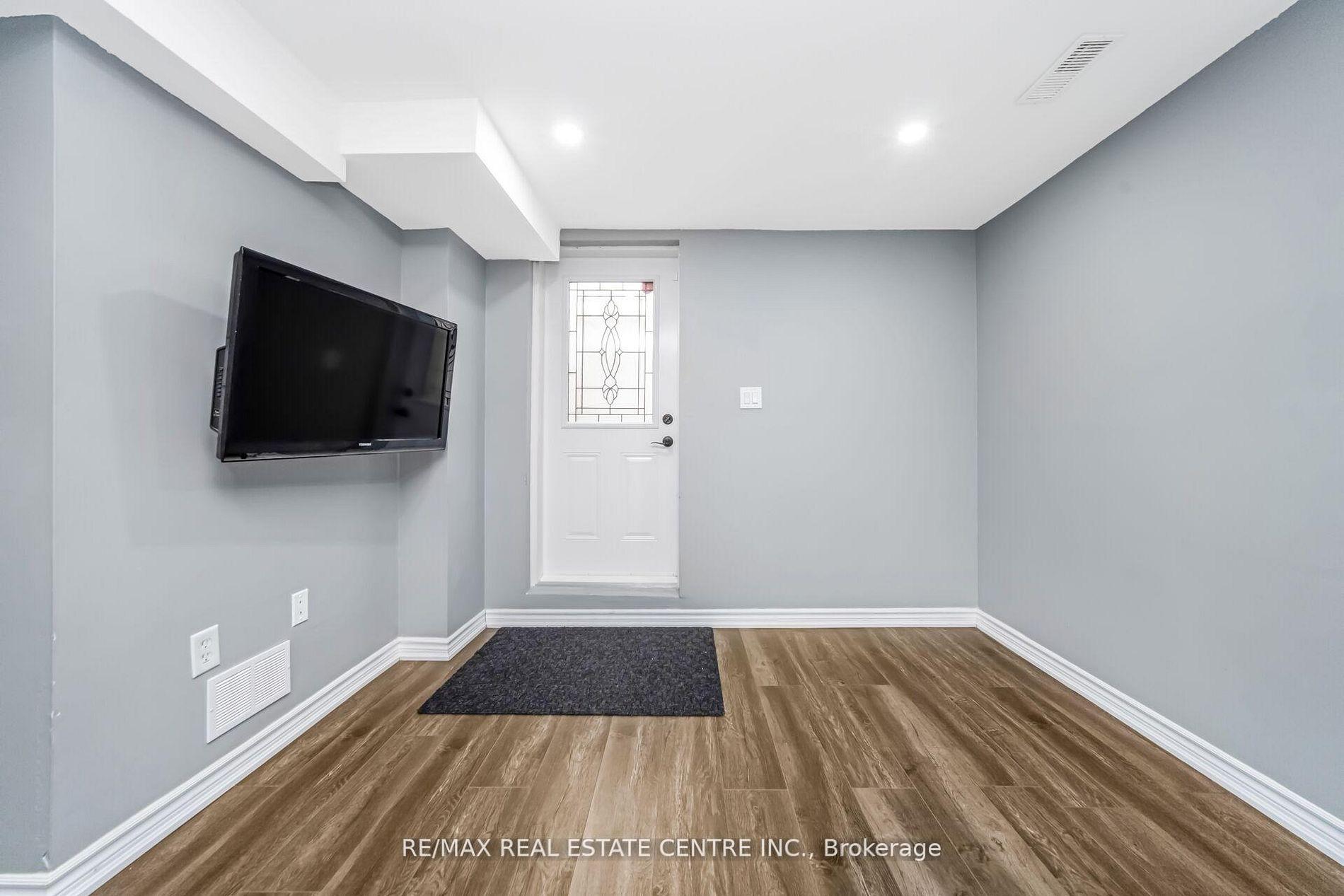 Photo 45 of 55 Golden Eagle Road, Brampton, Sandringham-Wellington — HOMEH