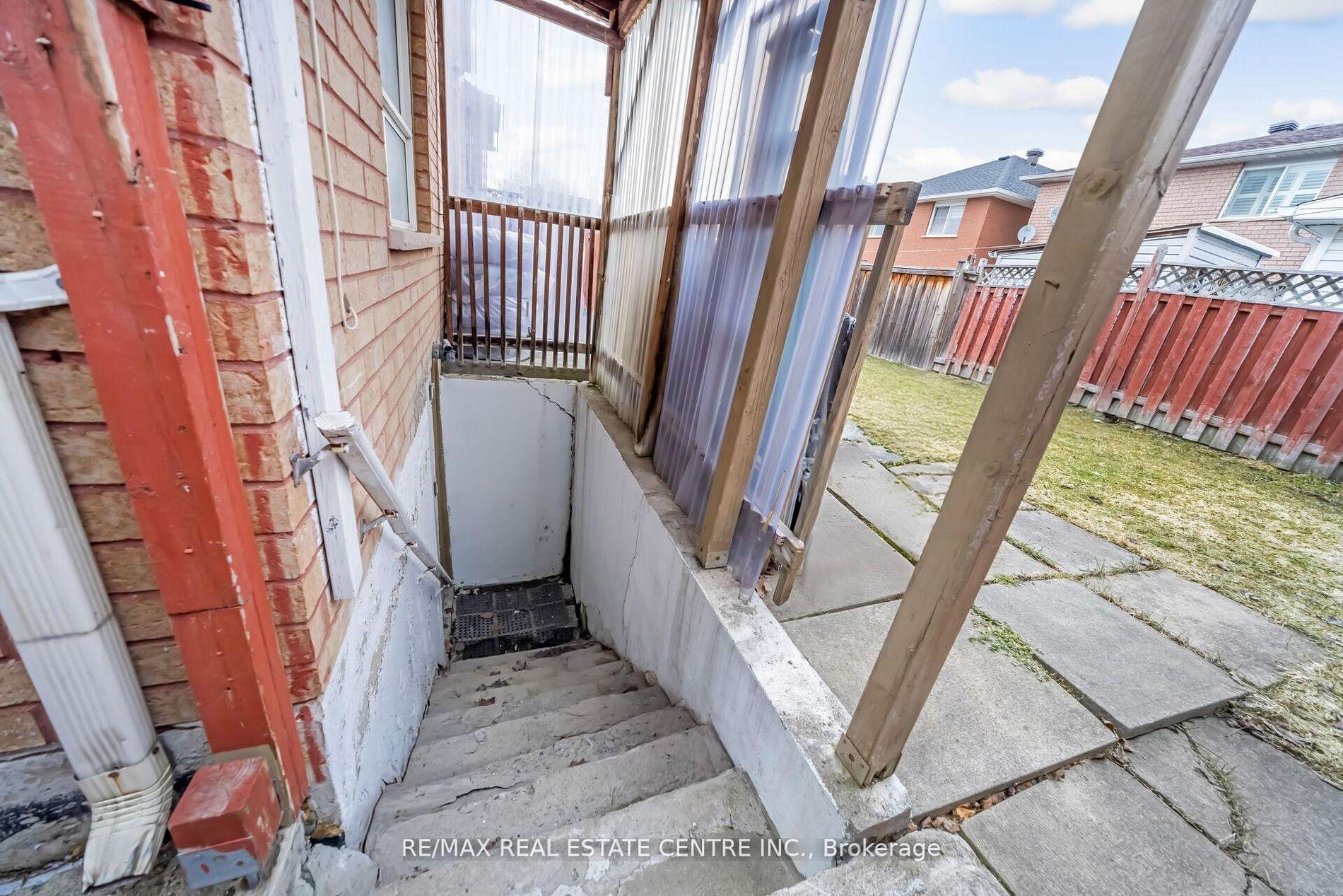 Photo 47 of 55 Golden Eagle Road, Brampton, Sandringham-Wellington — HOMEH