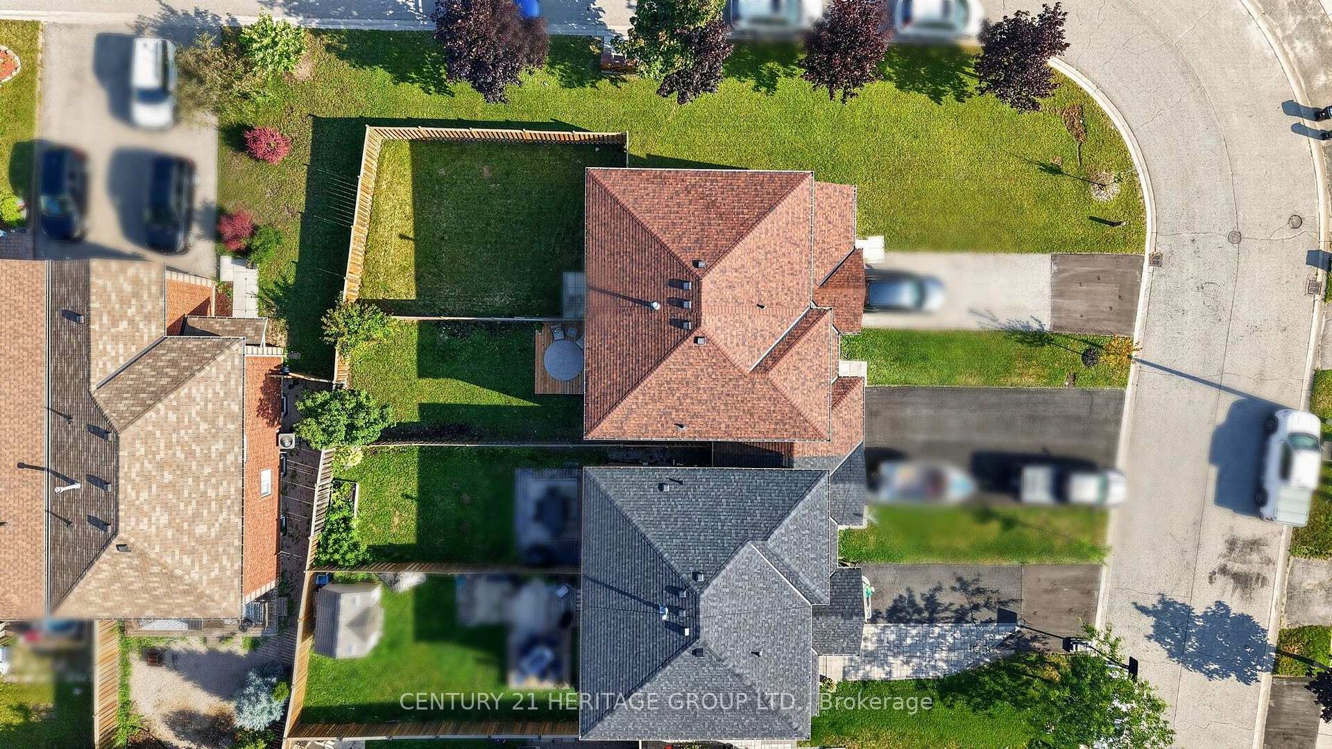 Photo 3 of 19 Majesty Boulevard, Barrie, Innis-Shore — HOMEH